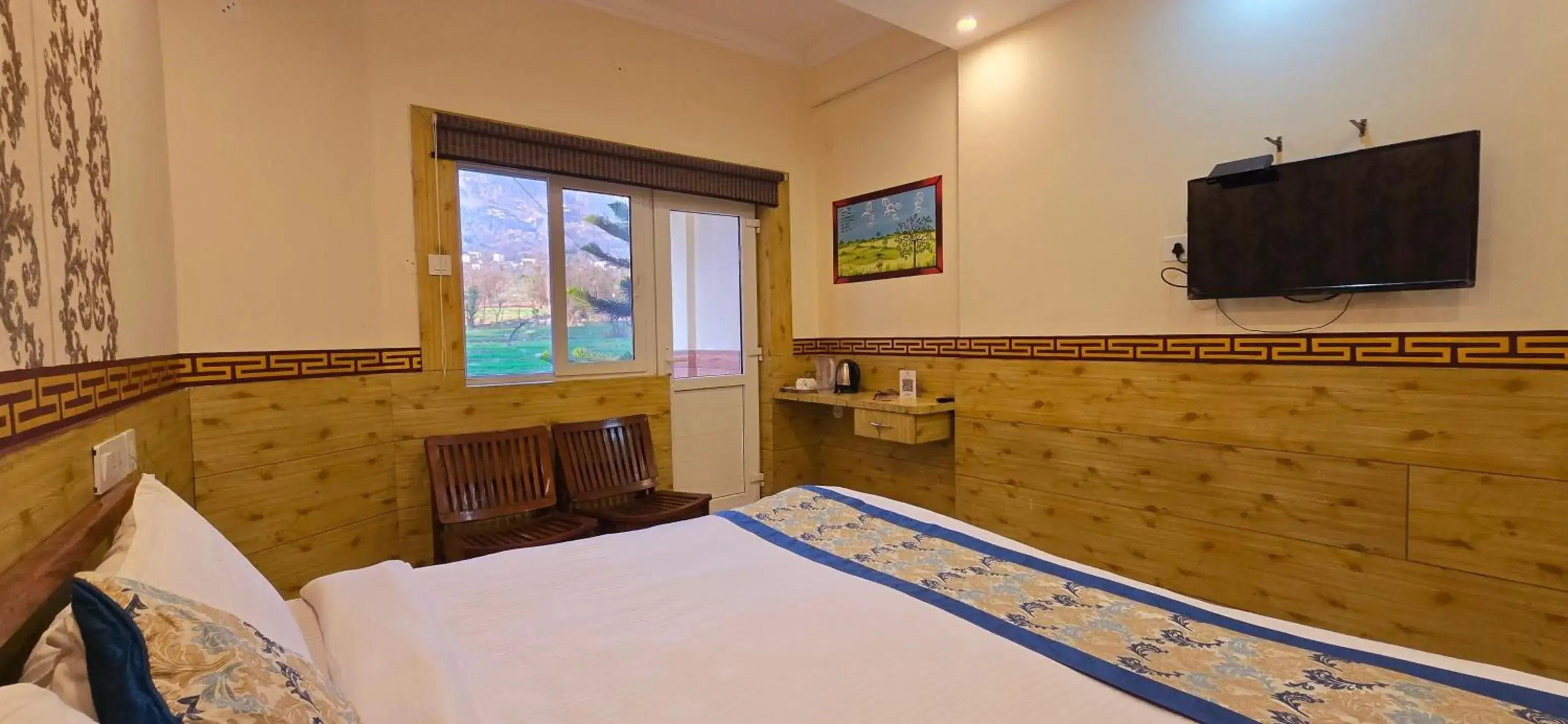 Standard Double Room in Hotel Samdupling Himalayan Brothers Standard Double Room in Hotel Samdupling Himalayan Brothers