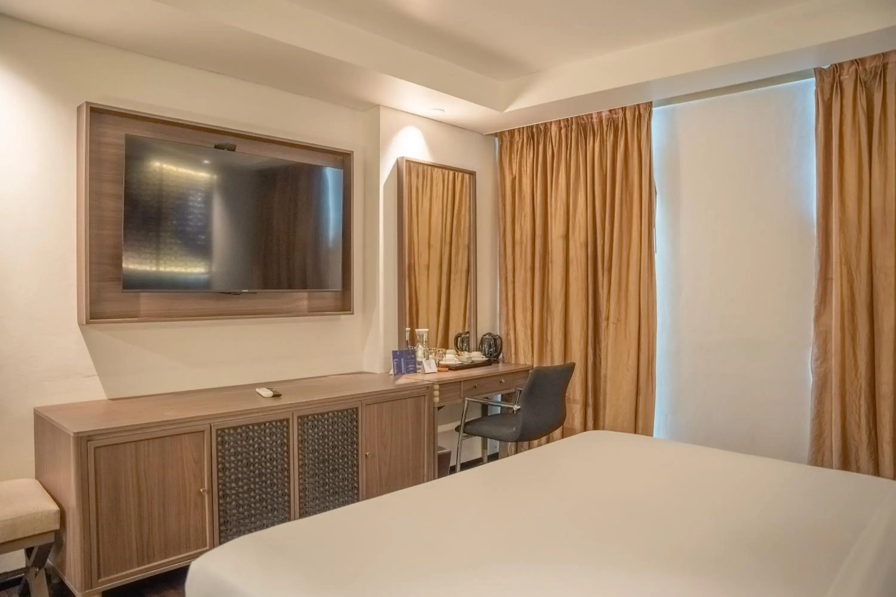 Business Double Room with Gym Access in Akmani Hotel Jakarta Business Double Room with Gym Access in Akmani Hotel Jakarta