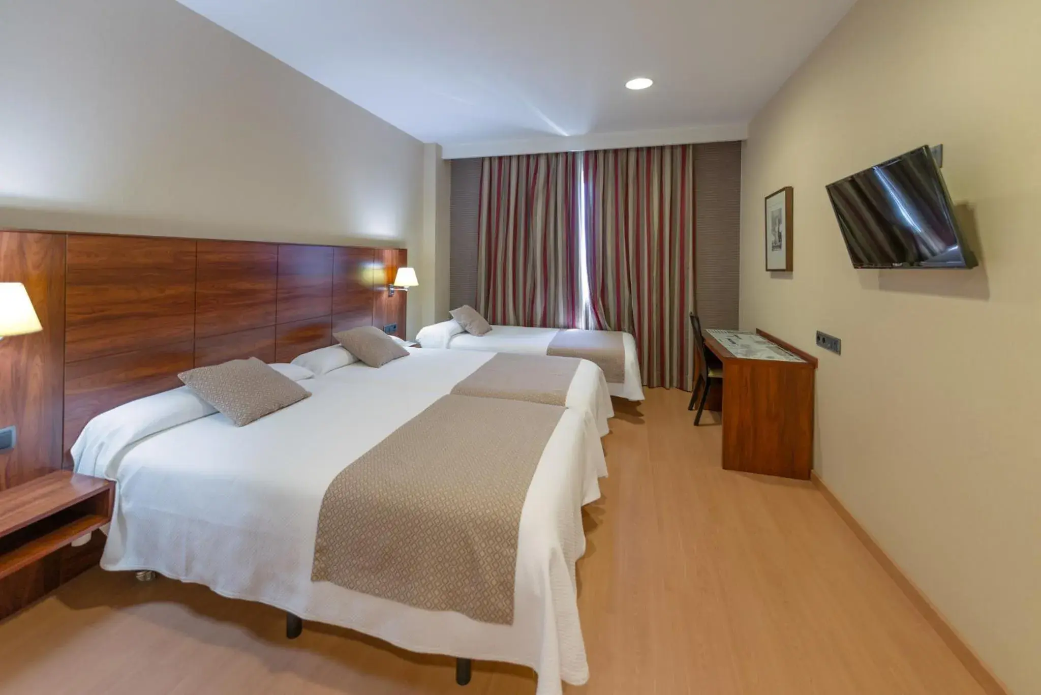 Triple Room in Sercotel Riscal Triple Room in Sercotel Riscal