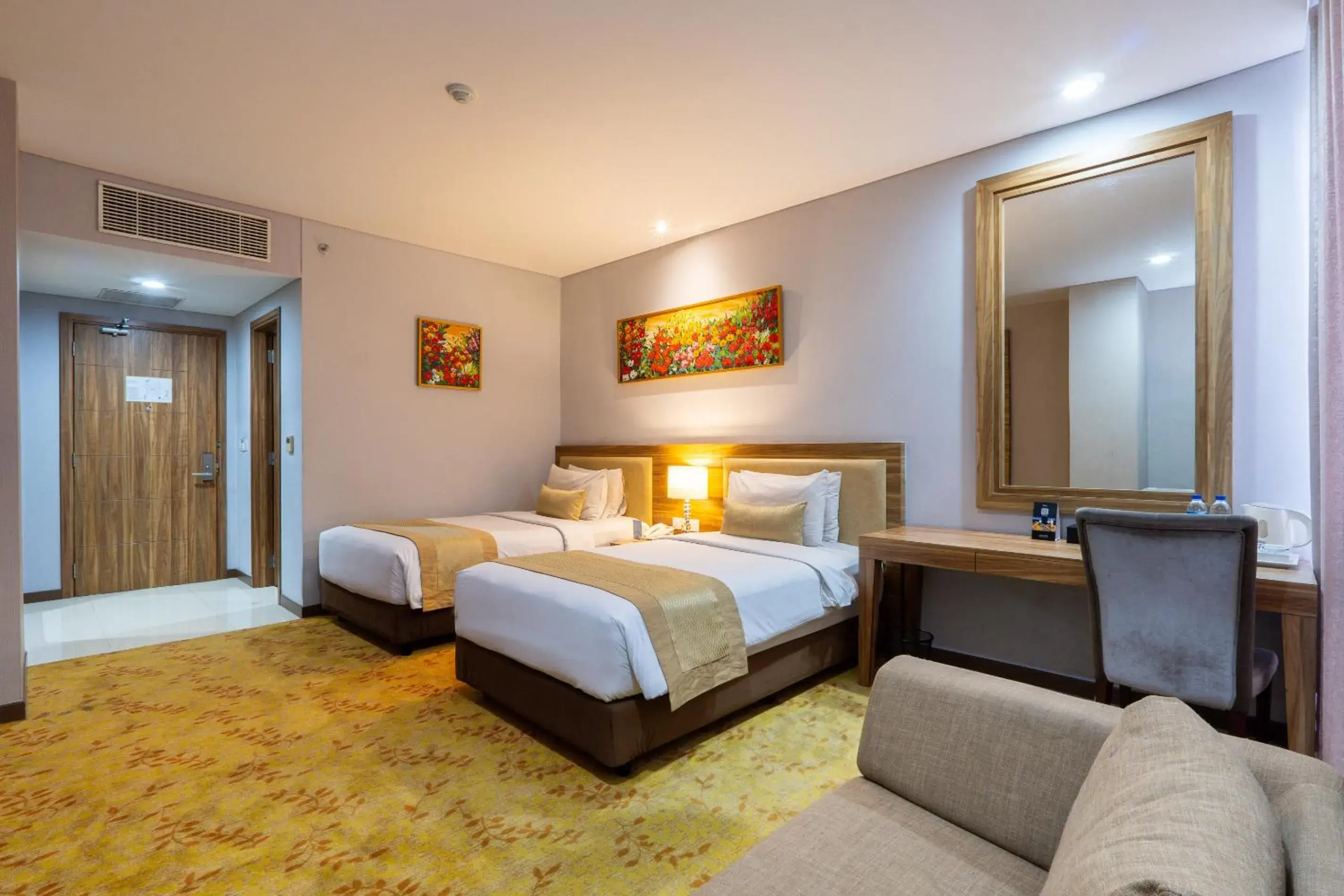 Deluxe Twin Room in Grand Serela Yogyakarta Deluxe Twin Room in Grand Serela Yogyakarta