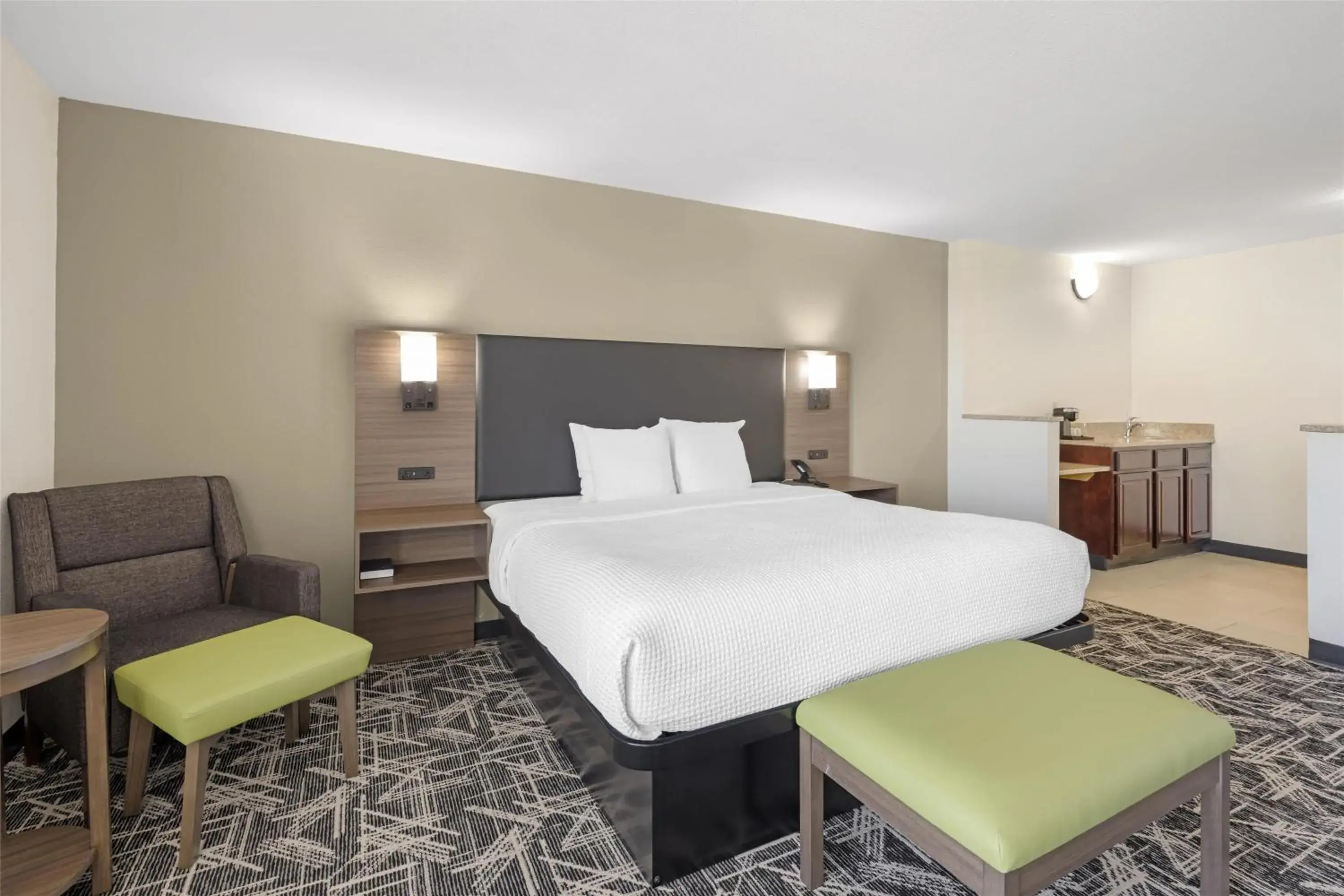 Executive King Suite with Sofa Bed and Spa Bath in Best Western Plus York Hotel and Conference Center Executive King Suite with Sofa Bed and Spa Bath in Best Western Plus York Hotel and Conference Center