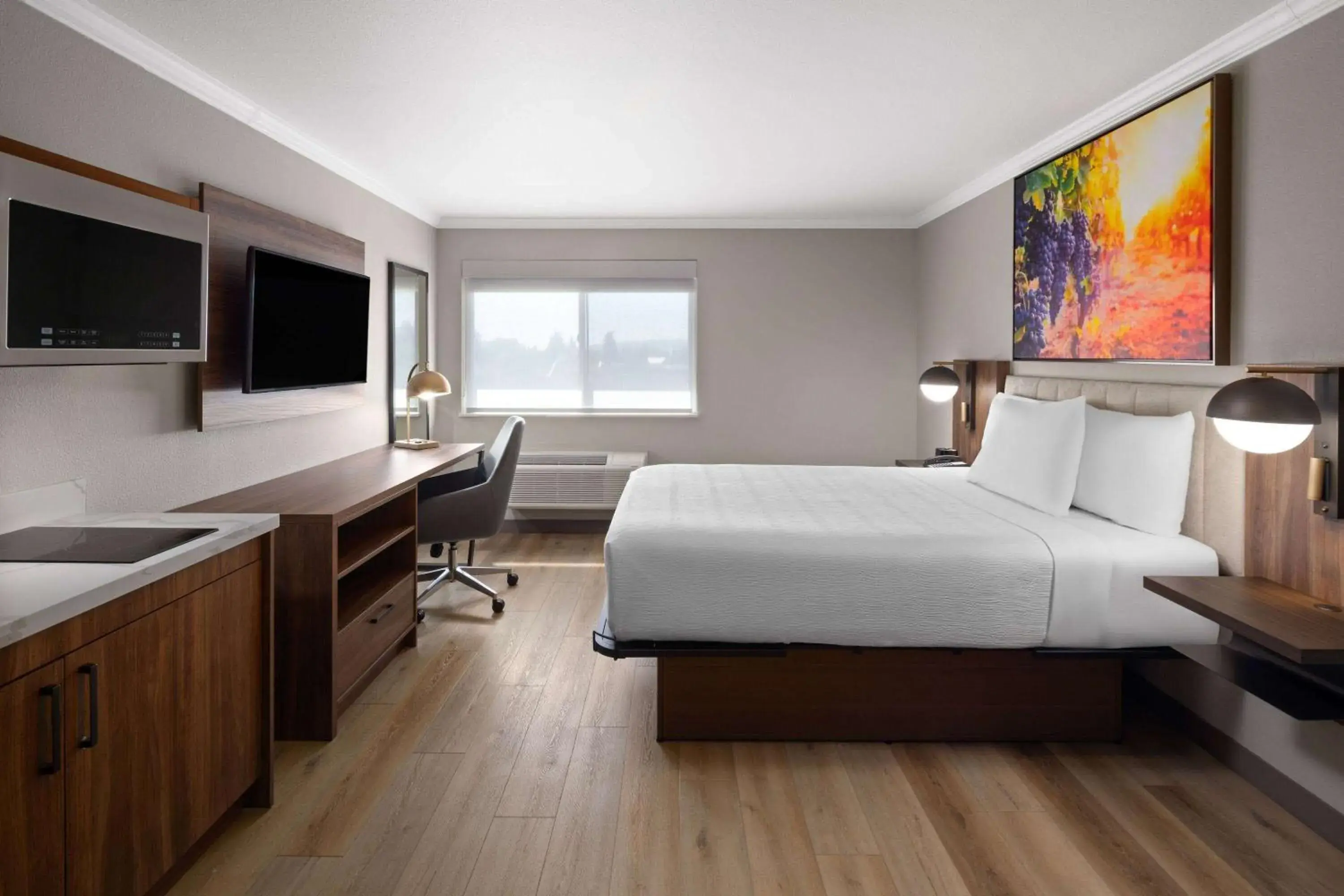 Efficiency Queen Room, Non-Smoking in La Quinta Inn & Suites by Wyndham Yakima Downtown Efficiency Queen Room, Non-Smoking in La Quinta Inn & Suites by Wyndham Yakima Downtown