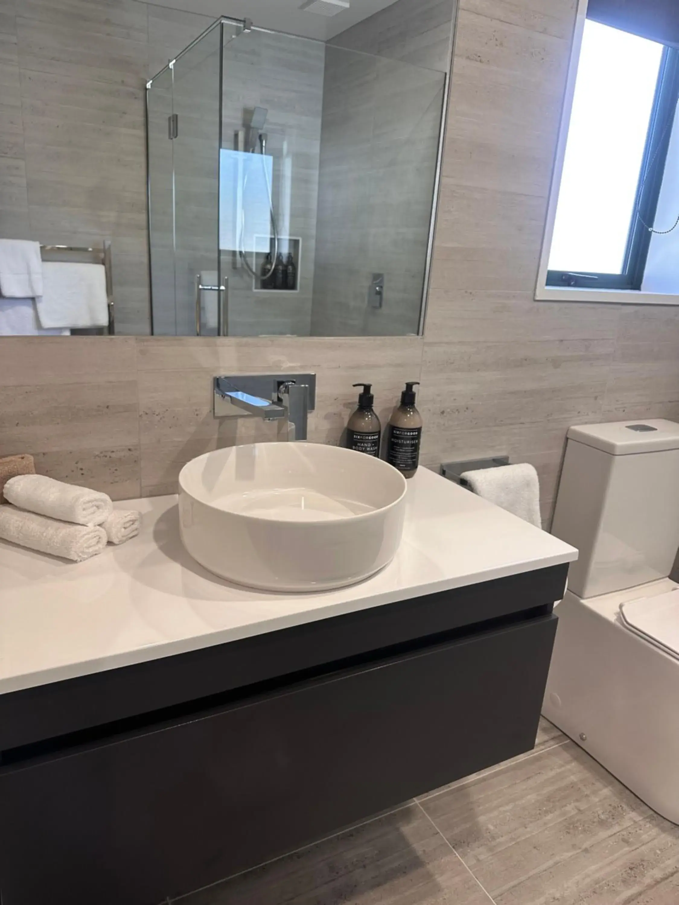 Two-Bedroom Apartment in The Lakes Motel Two-Bedroom Apartment in The Lakes Motel