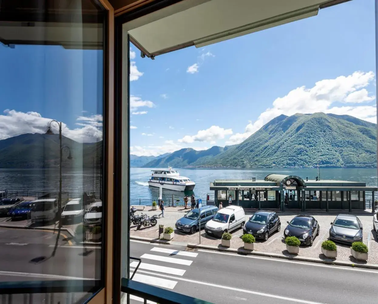 Family Room with Lake View in Hotel Argegno Family Room with Lake View in Hotel Argegno