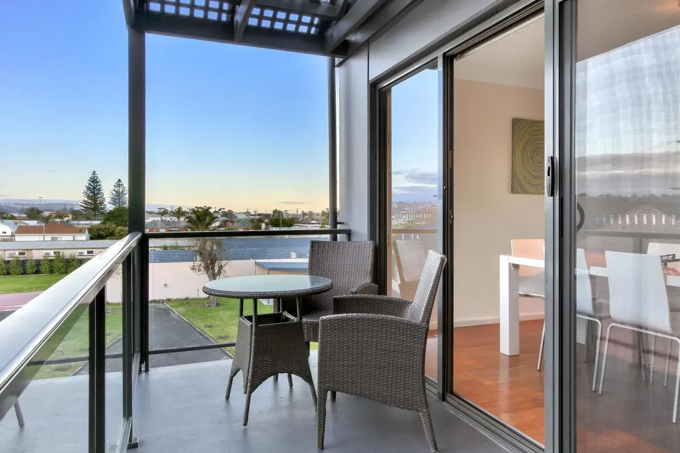 Deluxe Two-Bedroom Apartment in Bellevue On The Lakes Deluxe Two-Bedroom Apartment in Bellevue On The Lakes