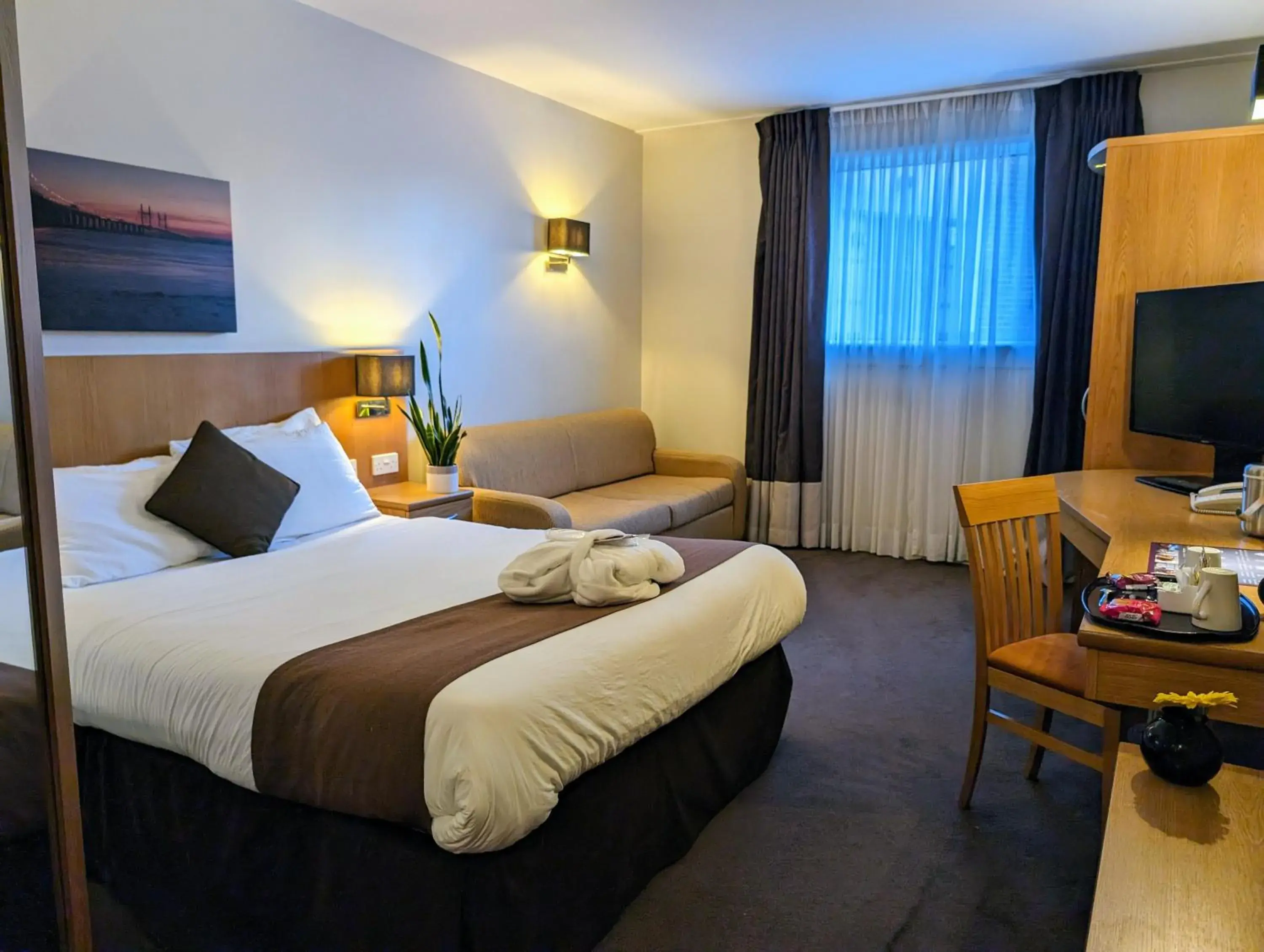 Double Room - Disability Access in Future Inn Bristol Double Room - Disability Access in Future Inn Bristol