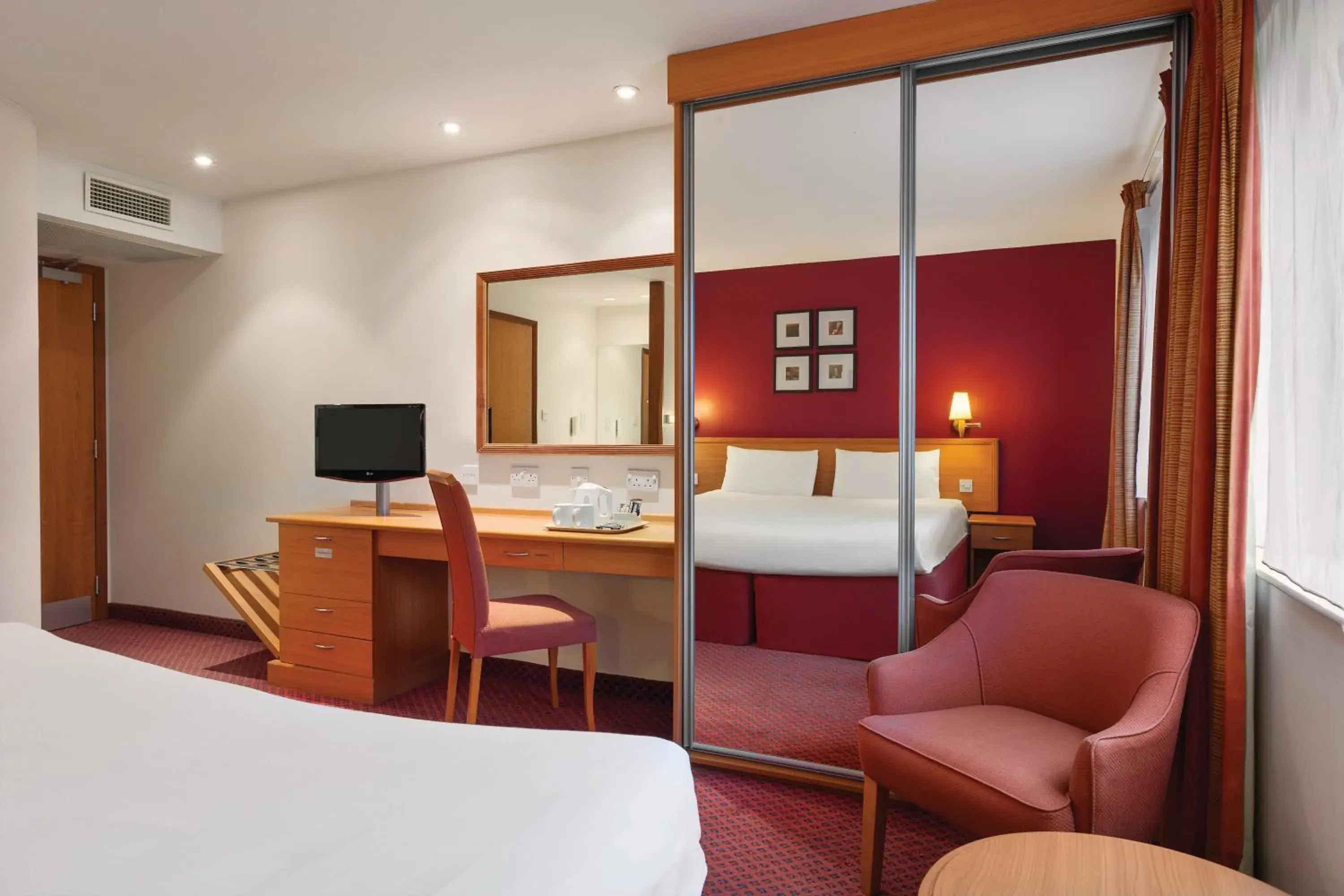 Double Room in Days Inn Stevenage North Double Room in Days Inn Stevenage North