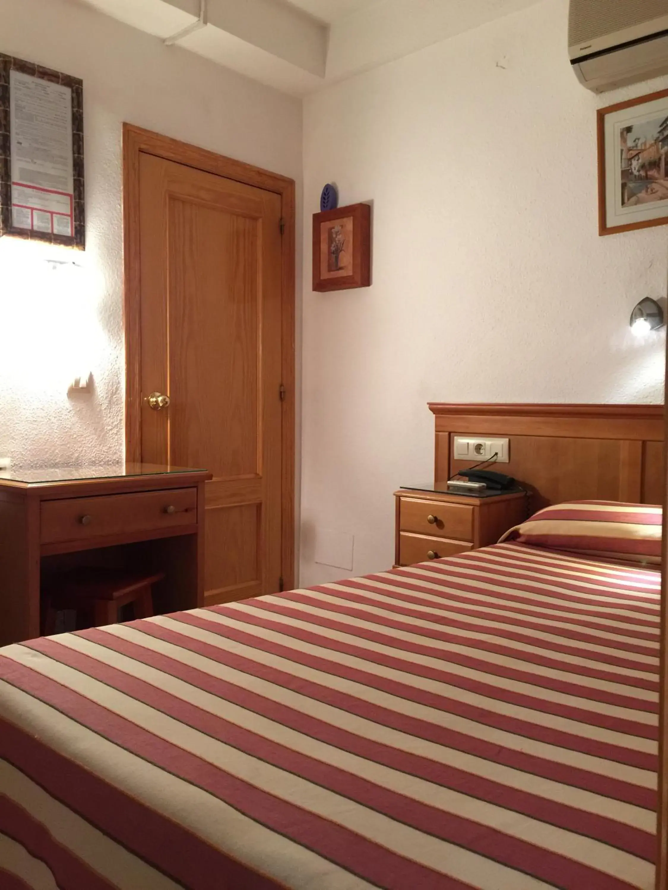 Single Room in Hostal Maribel Single Room in Hostal Maribel