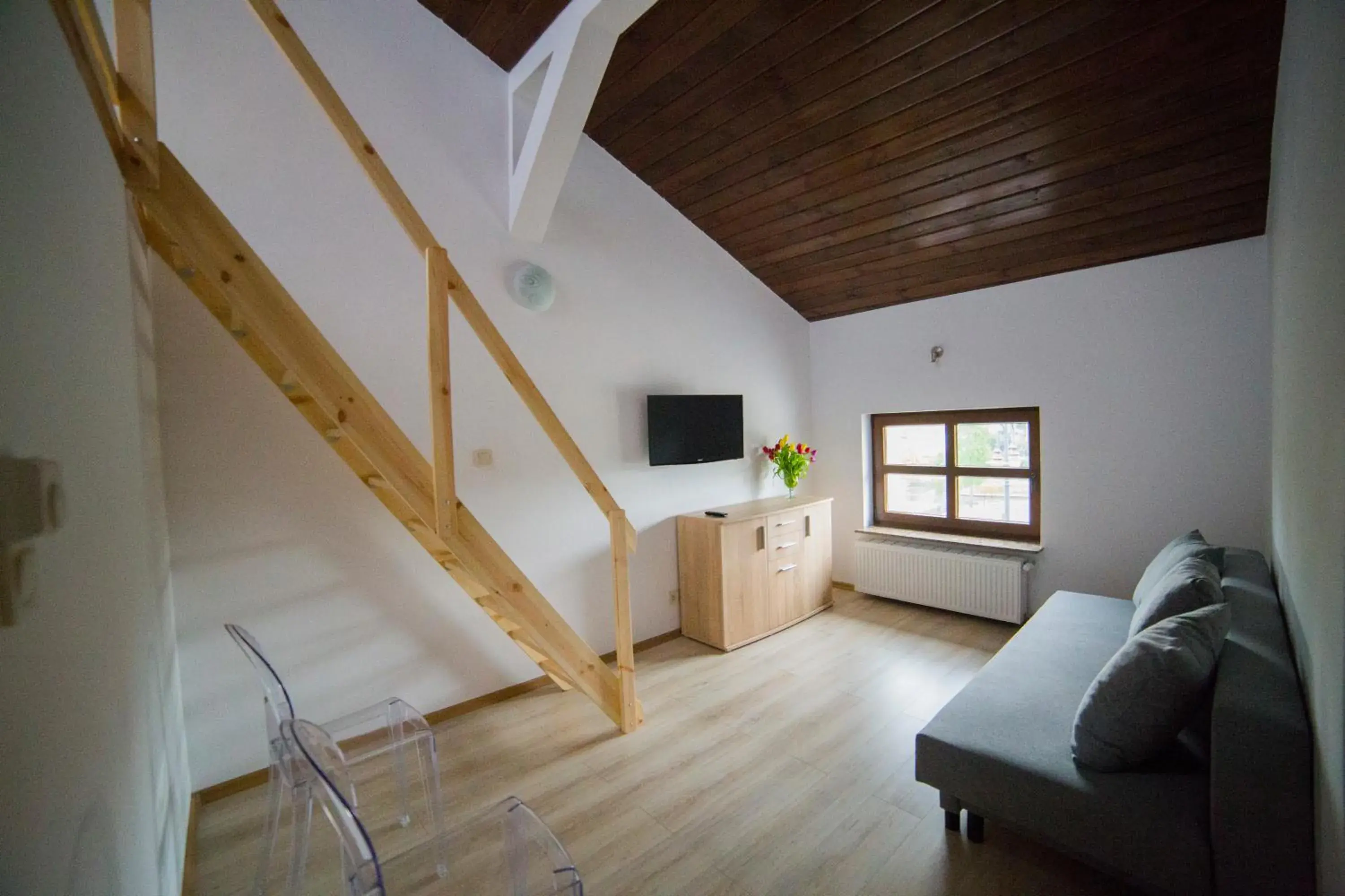 Standard Triple Room in OperaHostel Standard Triple Room in OperaHostel