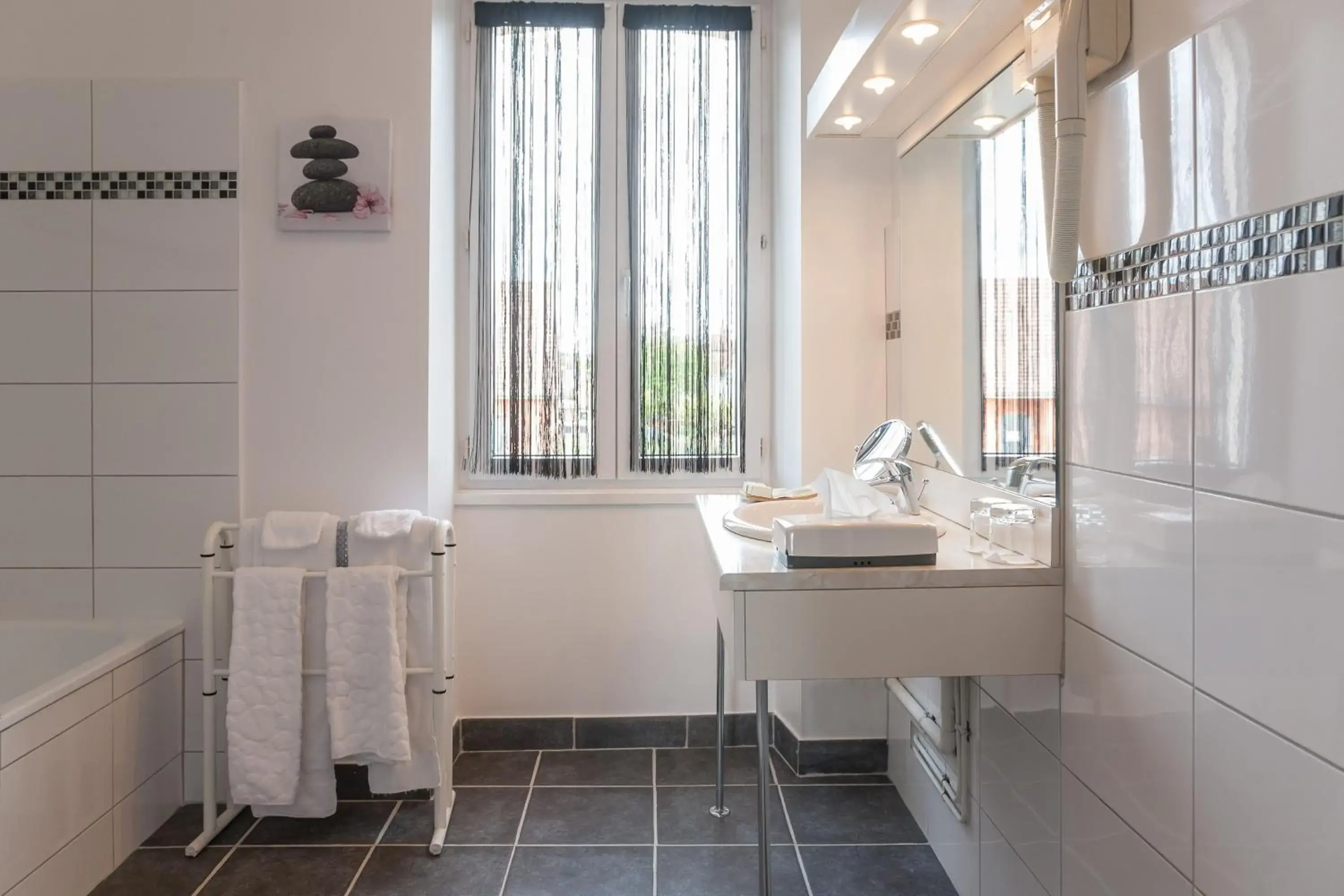 Superior Triple Room in Hôtel Saint Jacques Superior Triple Room in Hôtel Saint Jacques