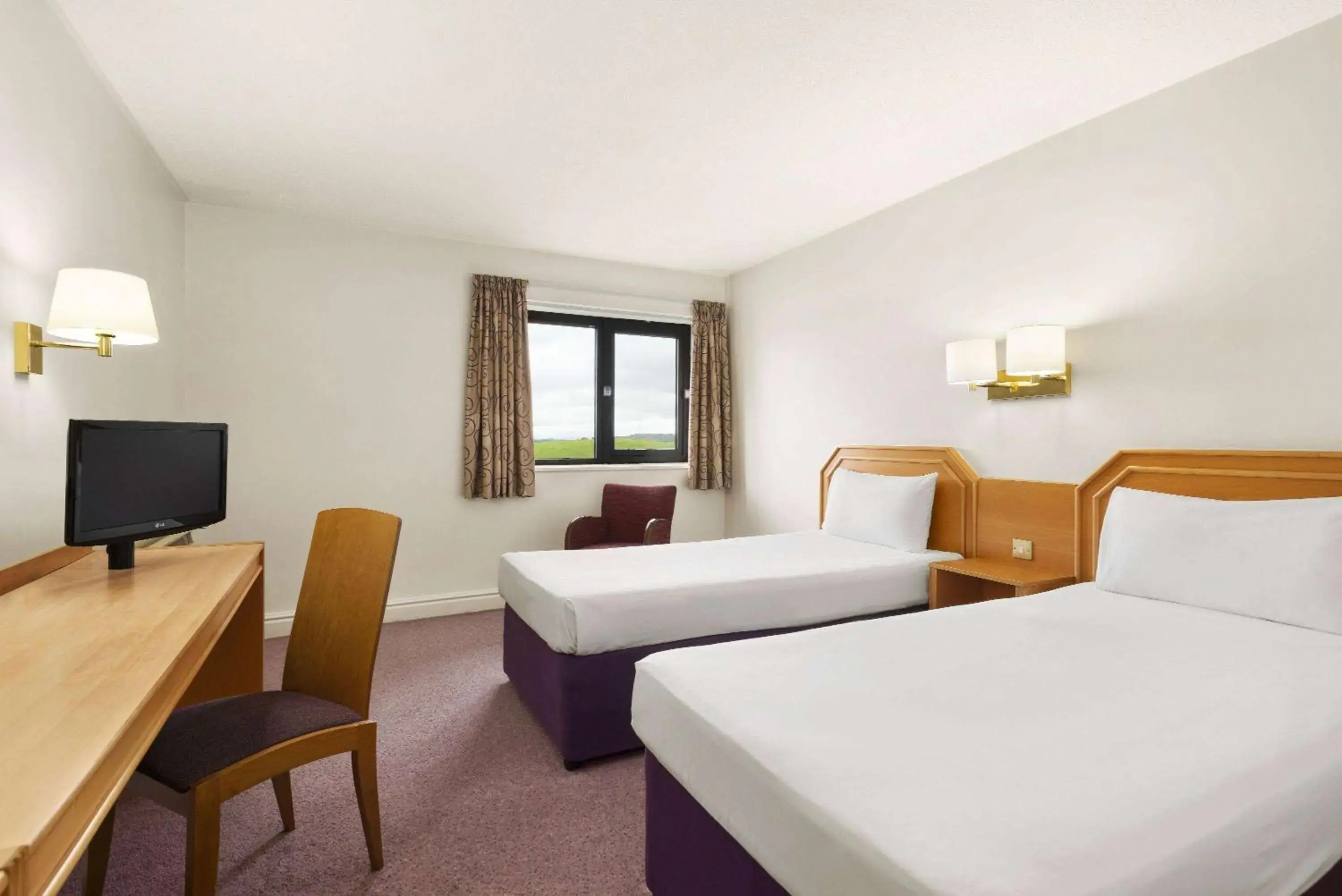 Twin Room in Days Inn Kendal - Killington Lake Twin Room in Days Inn Kendal - Killington Lake