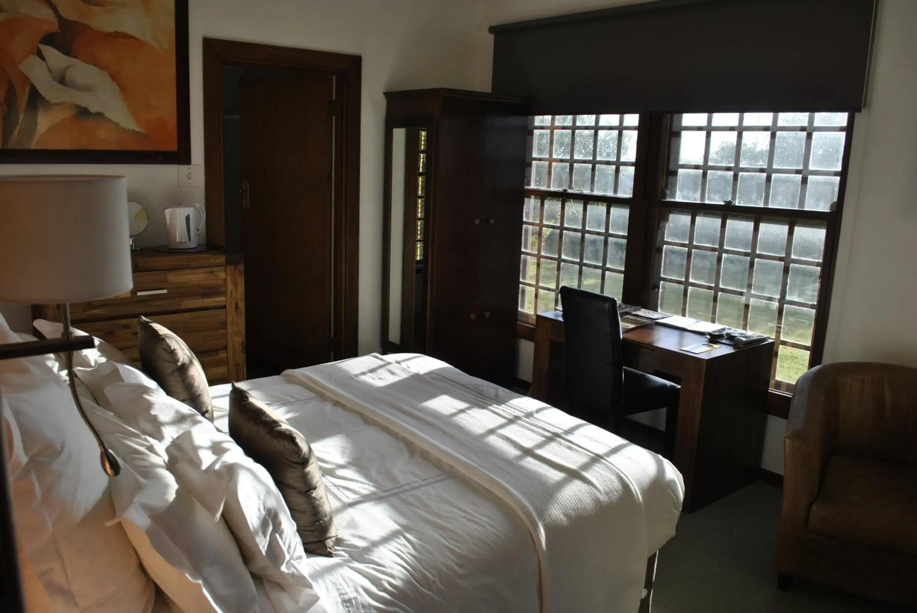 Double Room with Garden View - single occupancy in Cotswold House Double Room with Garden View - single occupancy in Cotswold House