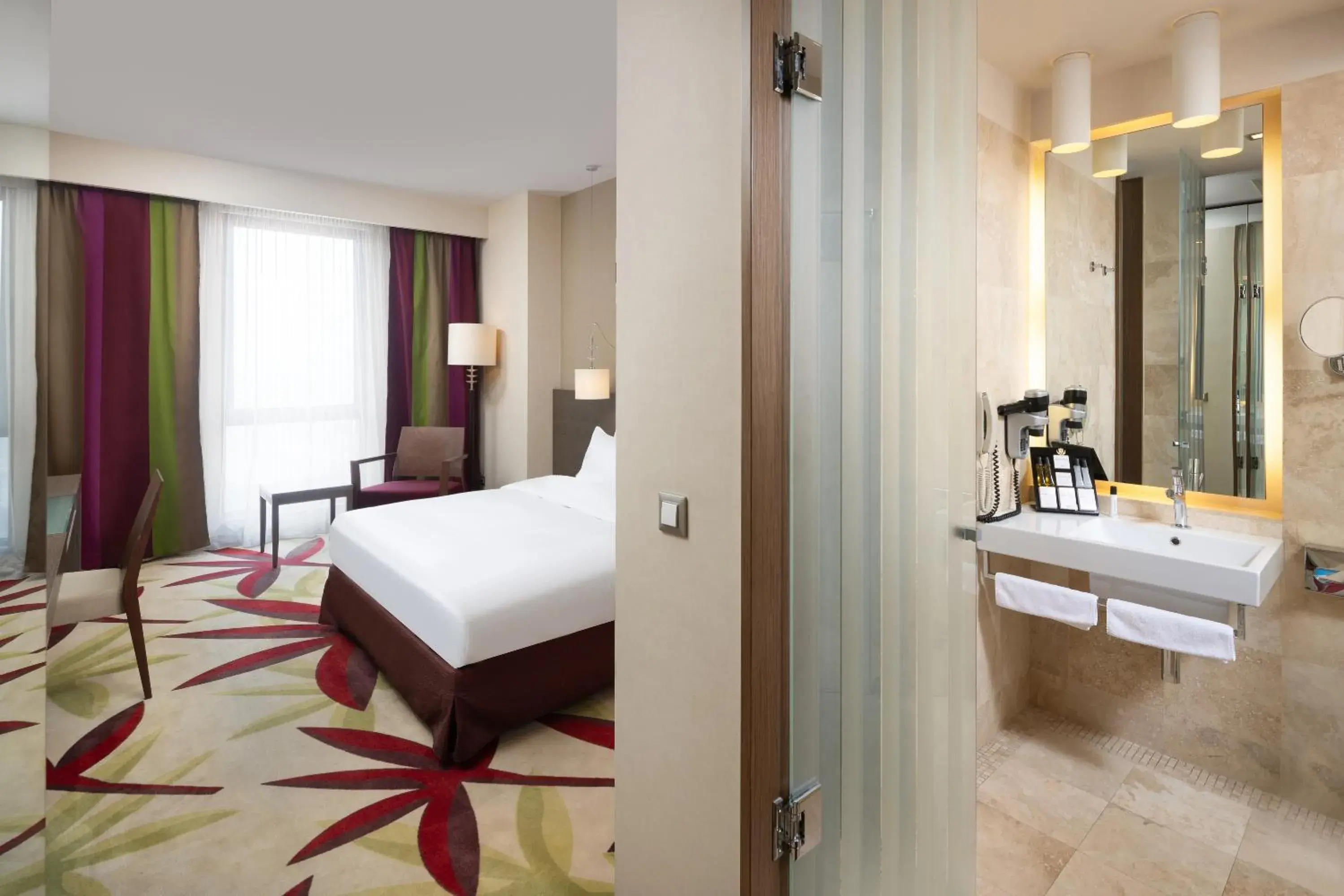 Standard Queen Room in Golden Tulip Ana Dome Hotel Standard Queen Room in Golden Tulip Ana Dome Hotel