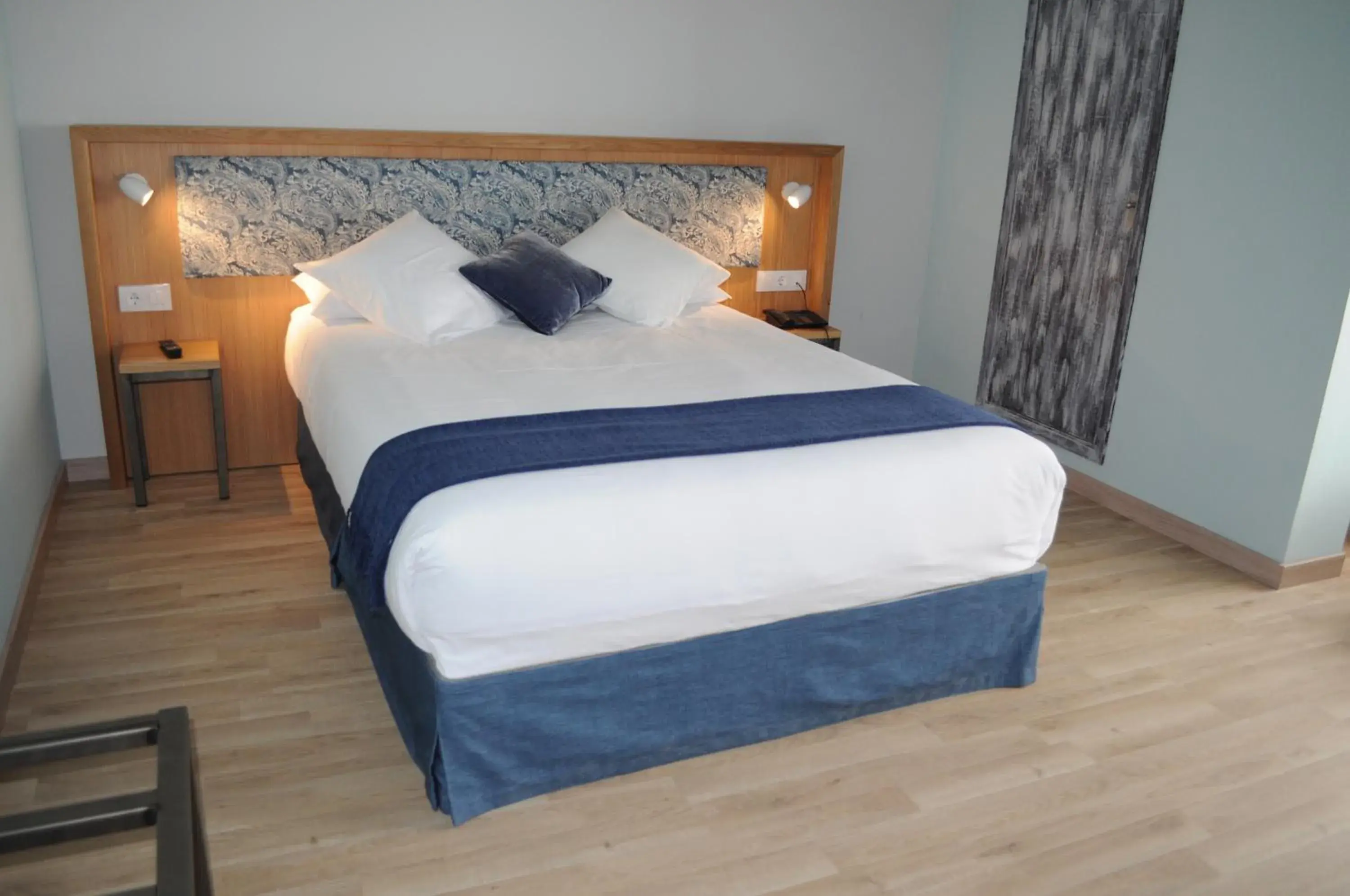 Superior Double Room in Hotel Celanova Superior Double Room in Hotel Celanova