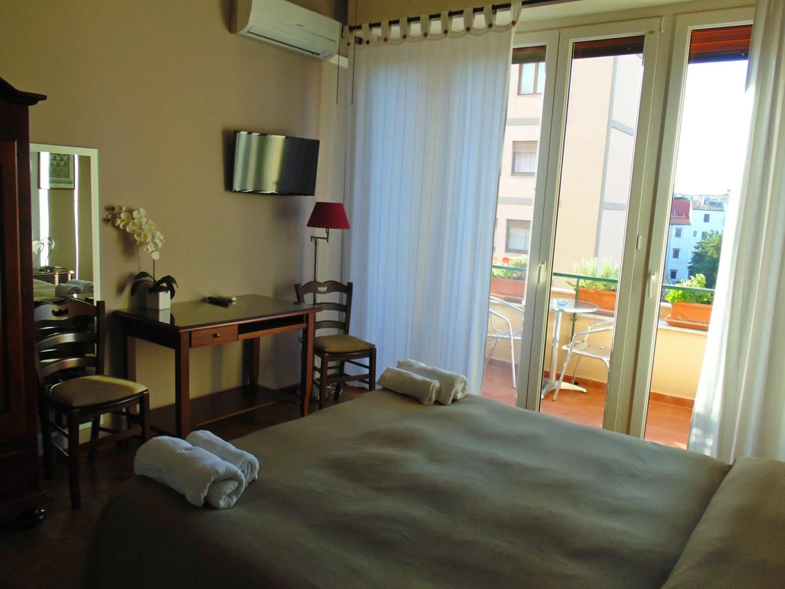 Double Room with Private External Bathroom in Kemonia Double Room with Private External Bathroom in Kemonia