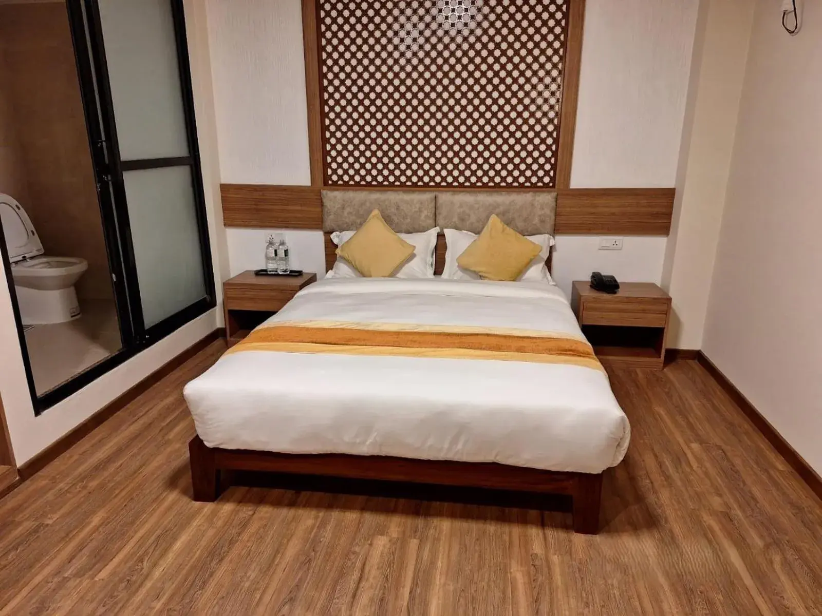 Deluxe Double or Twin Room with Mountain View - single occupancy in Hotel Himalayan Villa - Nagarkot Deluxe Double or Twin Room with Mountain View - single occupancy in Hotel Himalayan Villa - Nagarkot