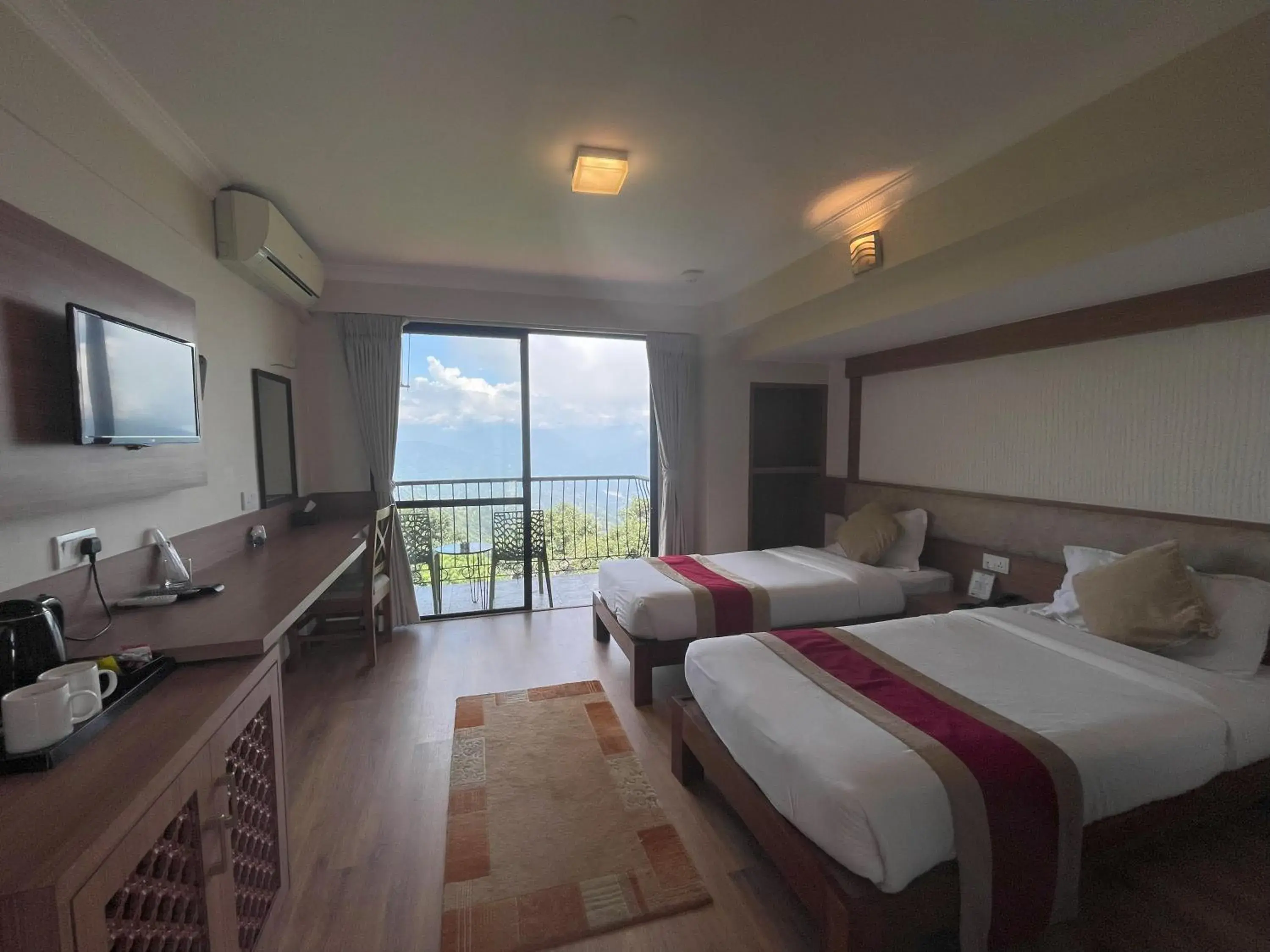 Deluxe Double or Twin Room - single occupancy in Hotel Himalayan Villa - Nagarkot Deluxe Double or Twin Room - single occupancy in Hotel Himalayan Villa - Nagarkot