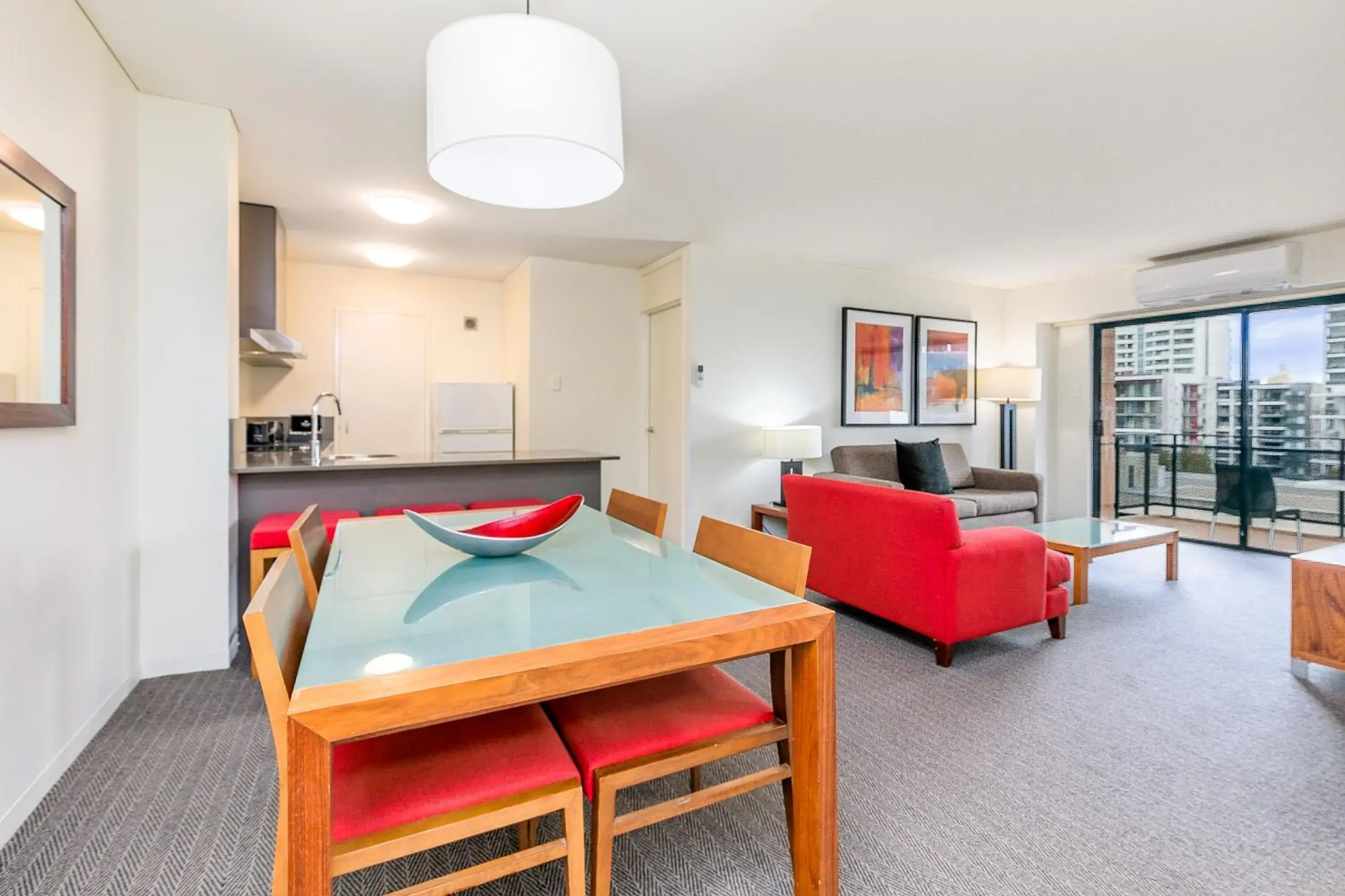 Two-Bedroom Apartment in Mantra on Hay Perth Two-Bedroom Apartment in Mantra on Hay Perth