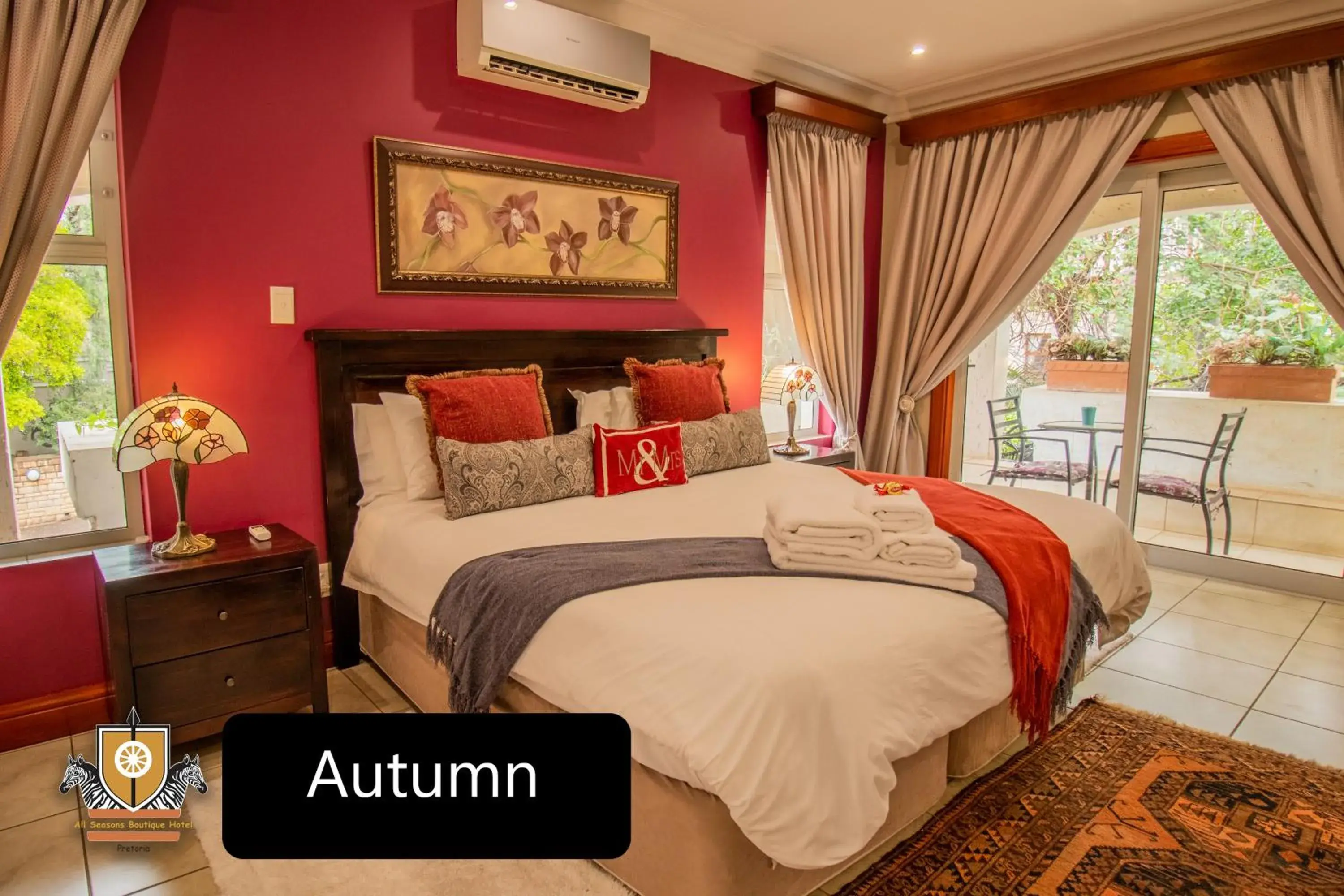 Autumn / Premier Suite - single occupancy in All Seasons Boutique Hotel - Sustainable Electricity and Water Autumn / Premier Suite - single occupancy in All Seasons Boutique Hotel - Sustainable Electricity and Water