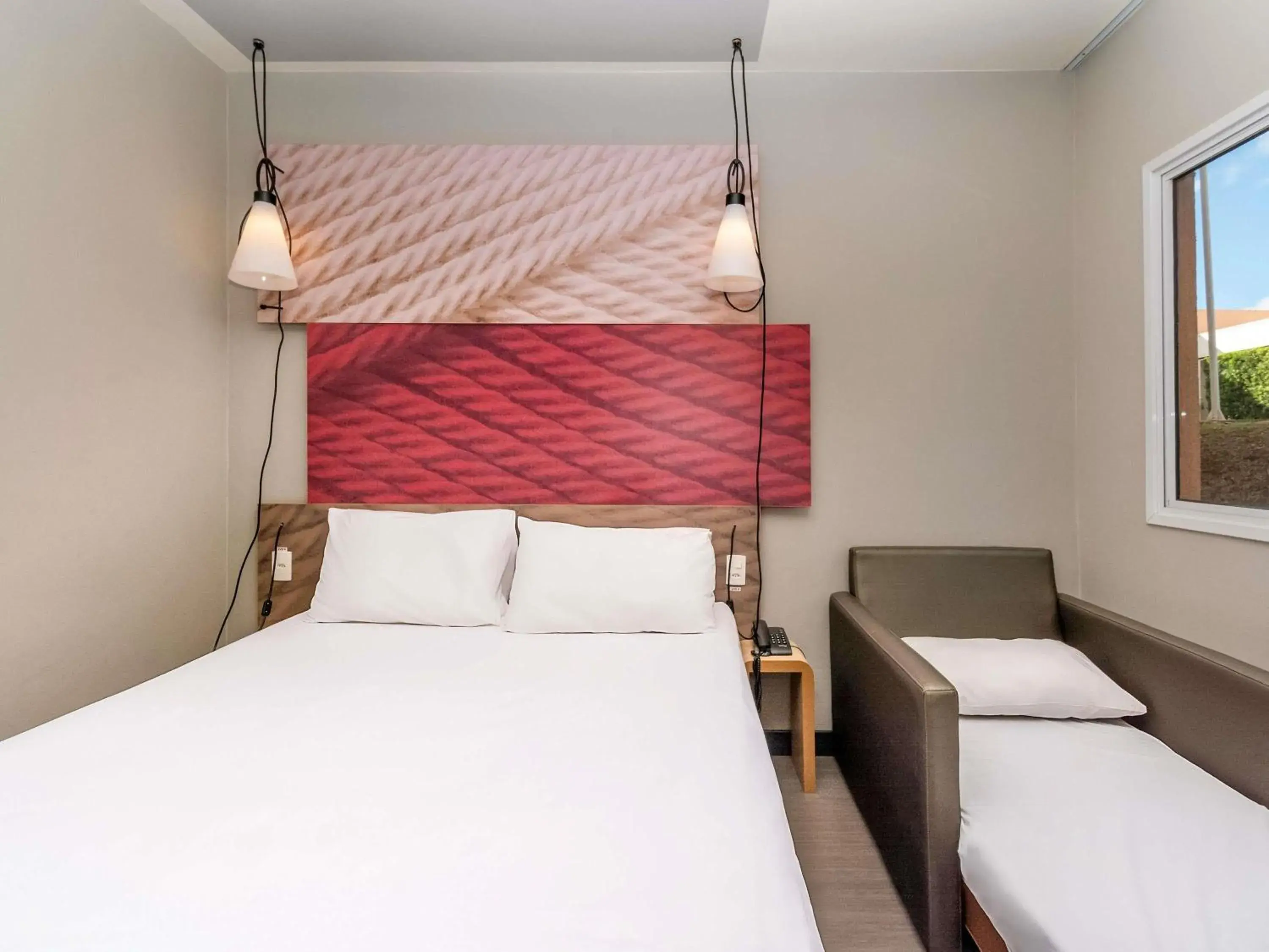 Standard Double Rooom with Sofa Bed - single occupancy in ibis Campo Grande Standard Double Rooom with Sofa Bed - single occupancy in ibis Campo Grande