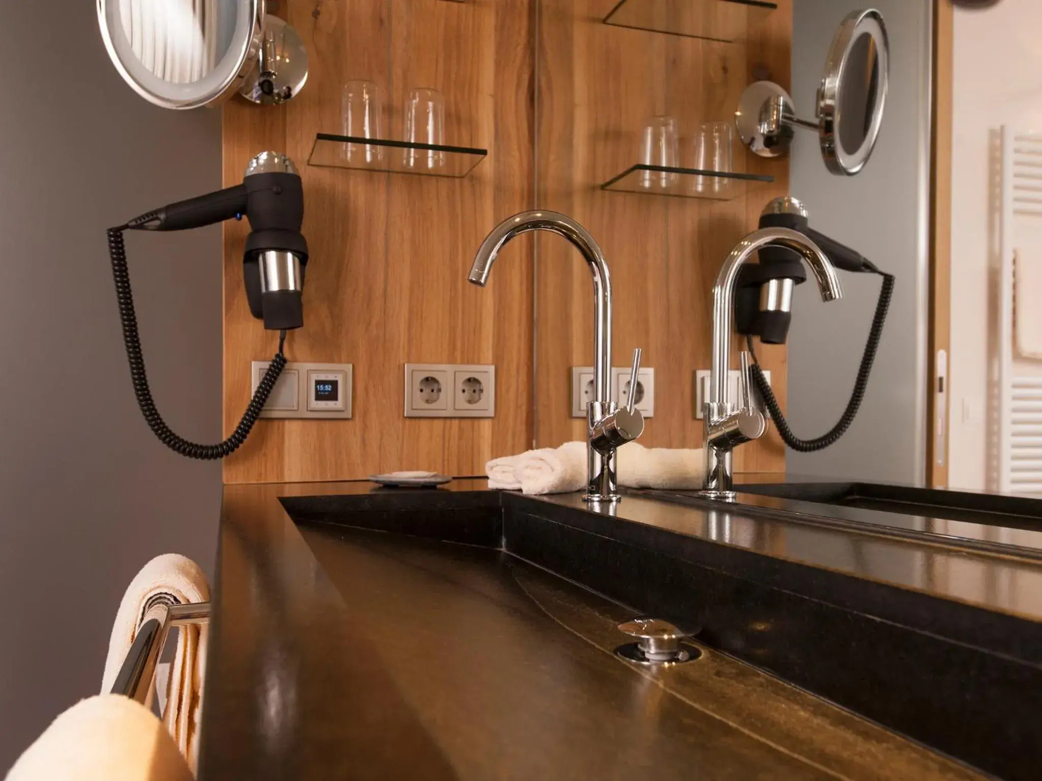 Superior Double Room with great Lake View - single occupancy in Hotel Hirschen Horn Superior Double Room with great Lake View - single occupancy in Hotel Hirschen Horn