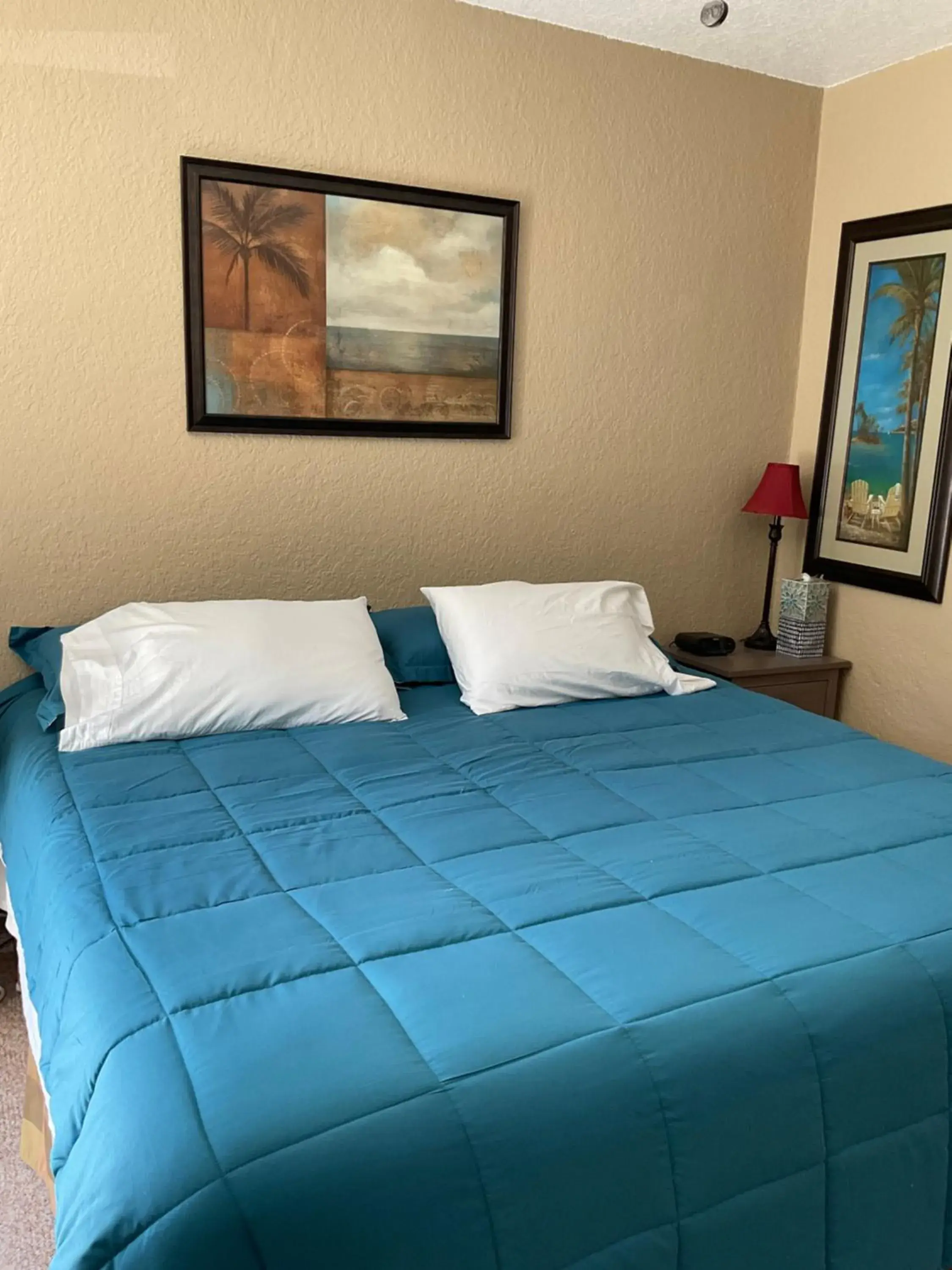 Deluxe King Suite in Mar Bay Exclusive Suites Deluxe King Suite in Mar Bay Exclusive Suites