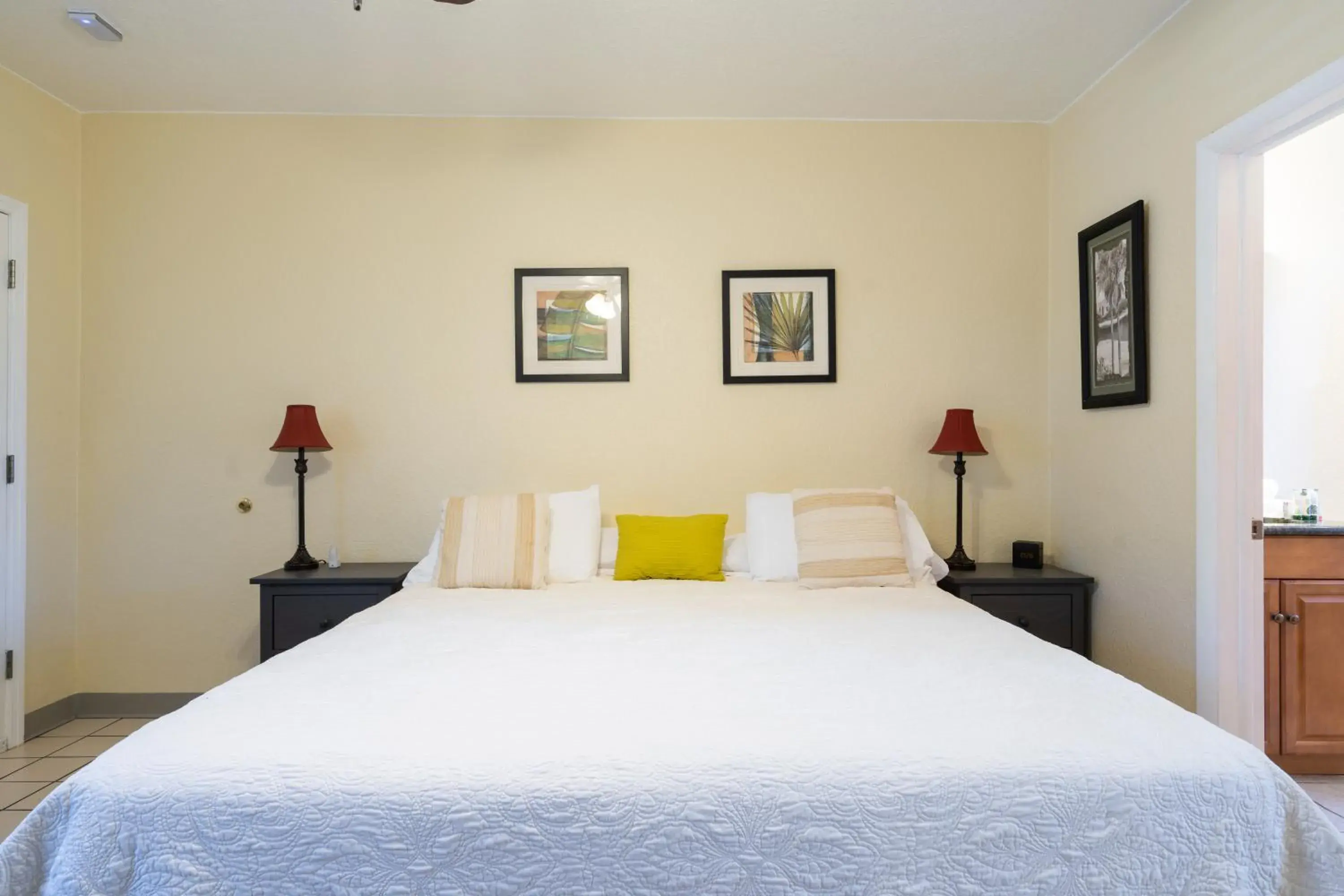 Deluxe Queen Suite in Mar Bay Exclusive Suites Deluxe Queen Suite in Mar Bay Exclusive Suites