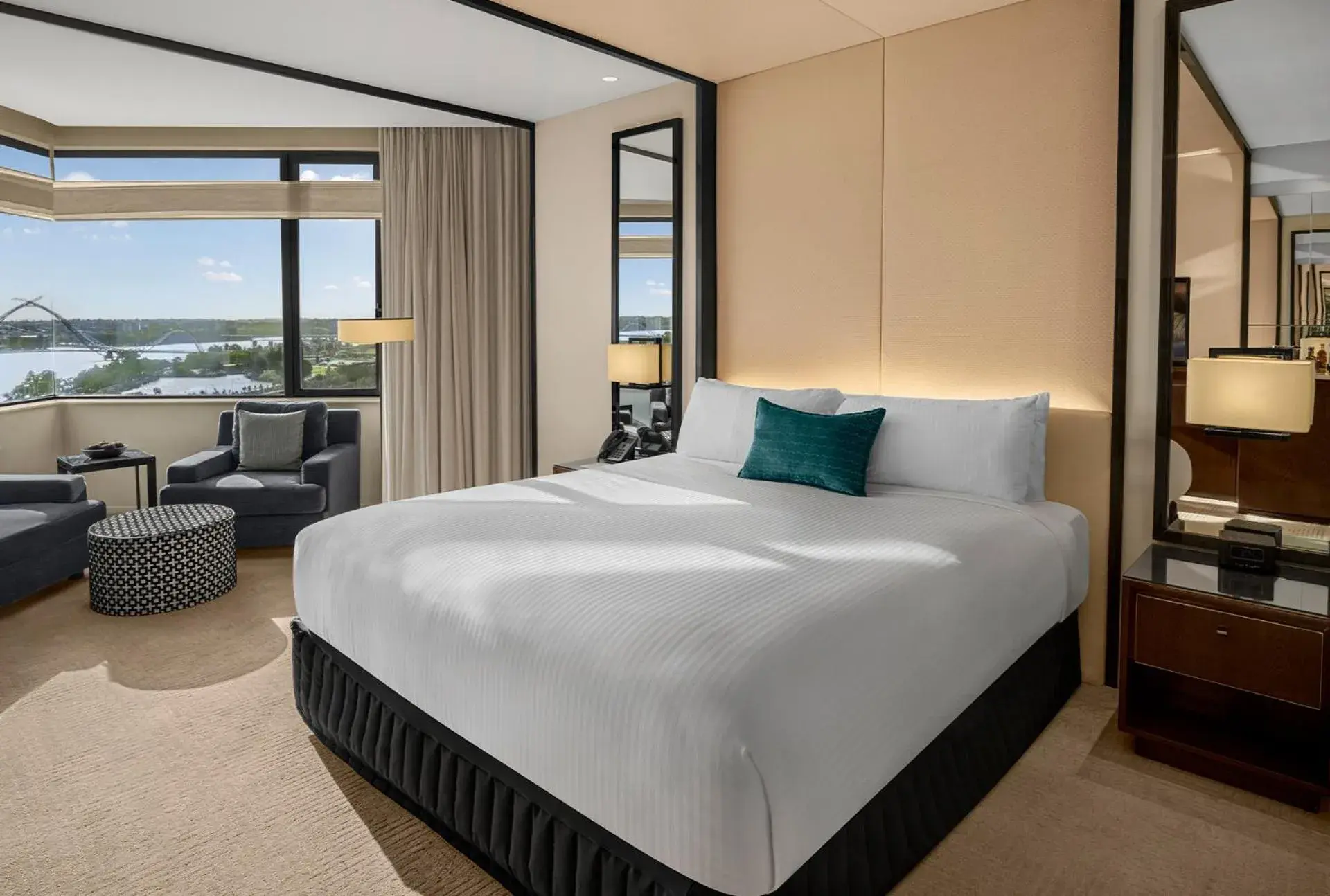 Deluxe King Room in Crown Metropol Perth Deluxe King Room in Crown Metropol Perth