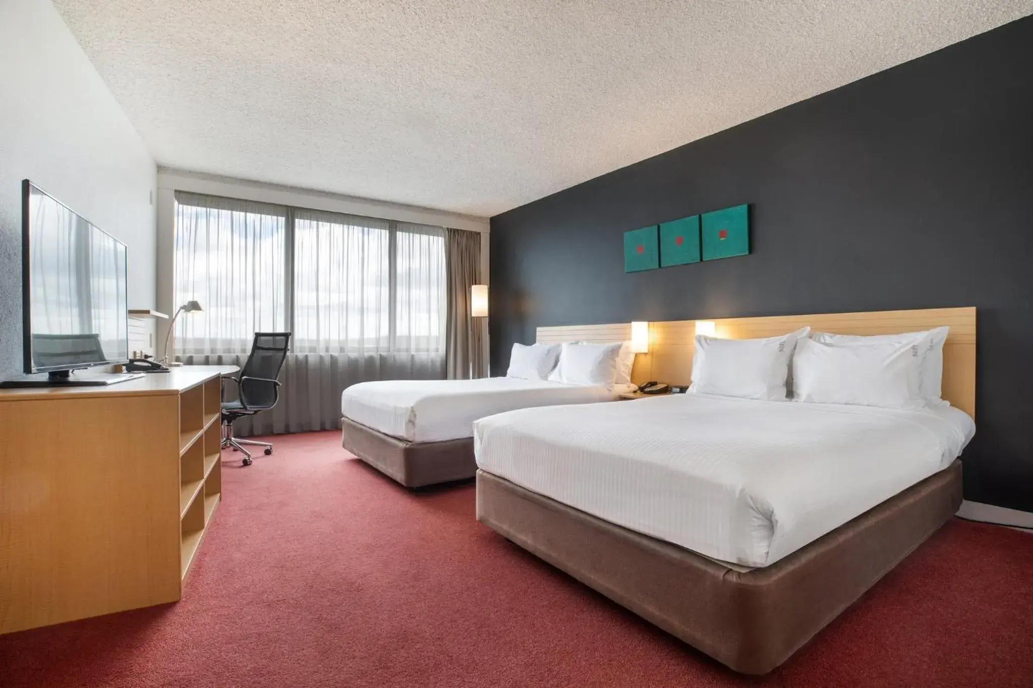 Standard Two Double Beds in Holiday Inn Melbourne Airport by IHG Standard Two Double Beds in Holiday Inn Melbourne Airport by IHG