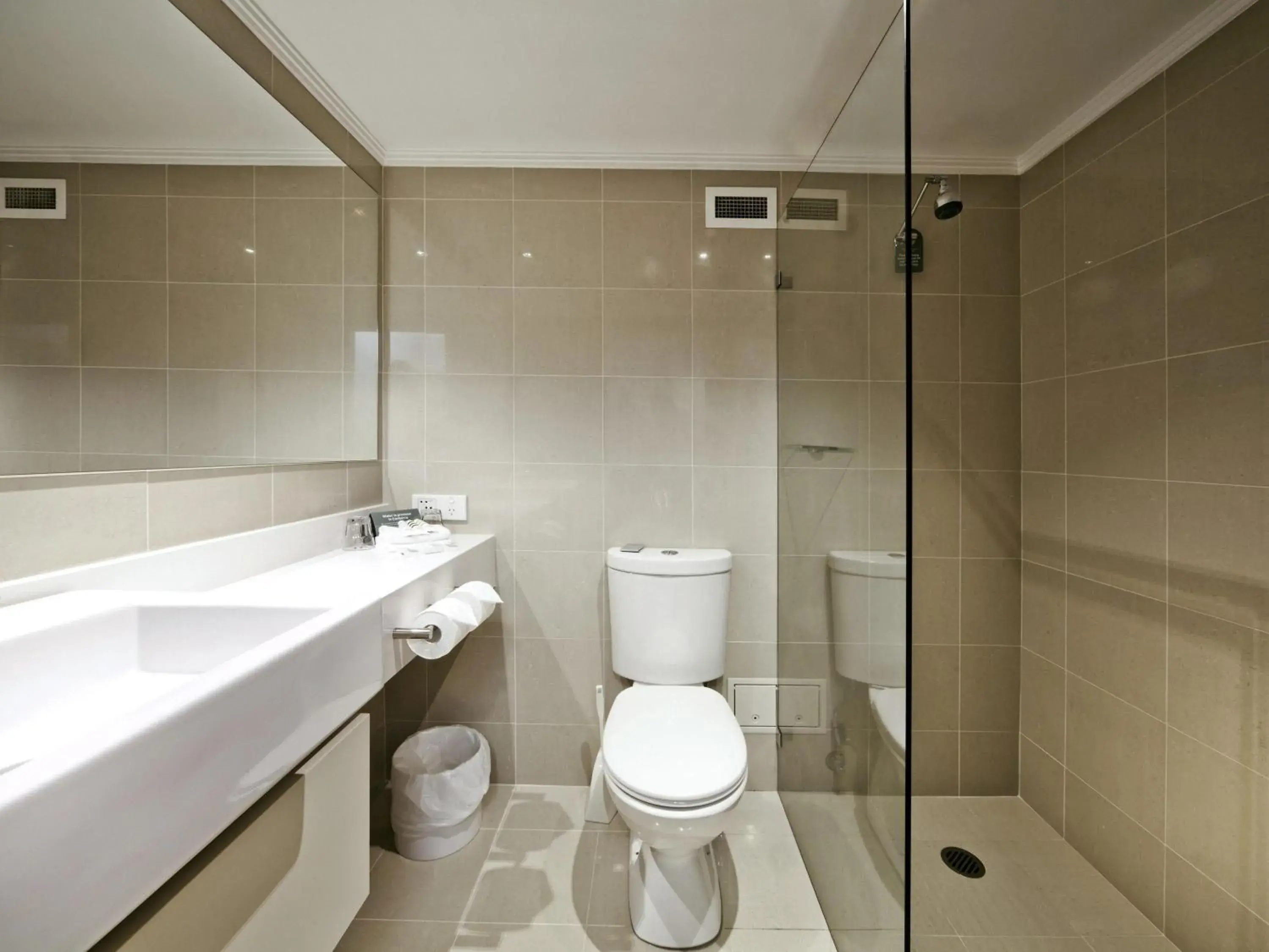 Superior Twin Room in Mercure Canberra Superior Twin Room in Mercure Canberra