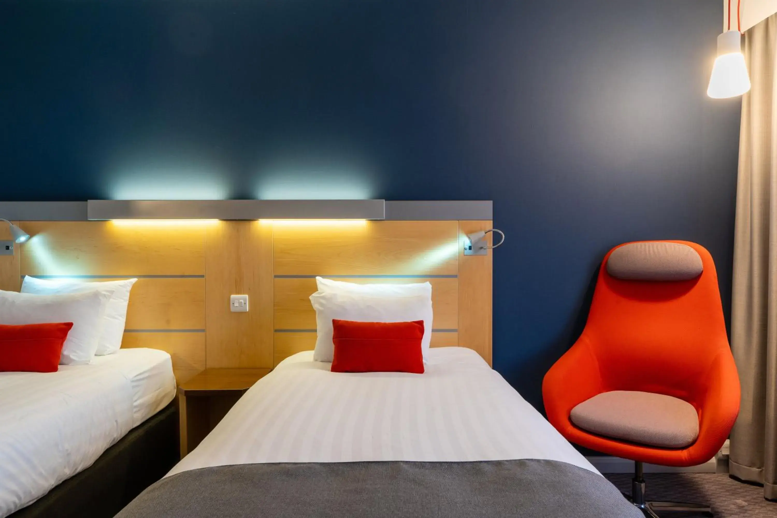 Standard Room with Free Hot Breakfast in Holiday Inn Express Dundee by IHG Standard Room with Free Hot Breakfast in Holiday Inn Express Dundee by IHG