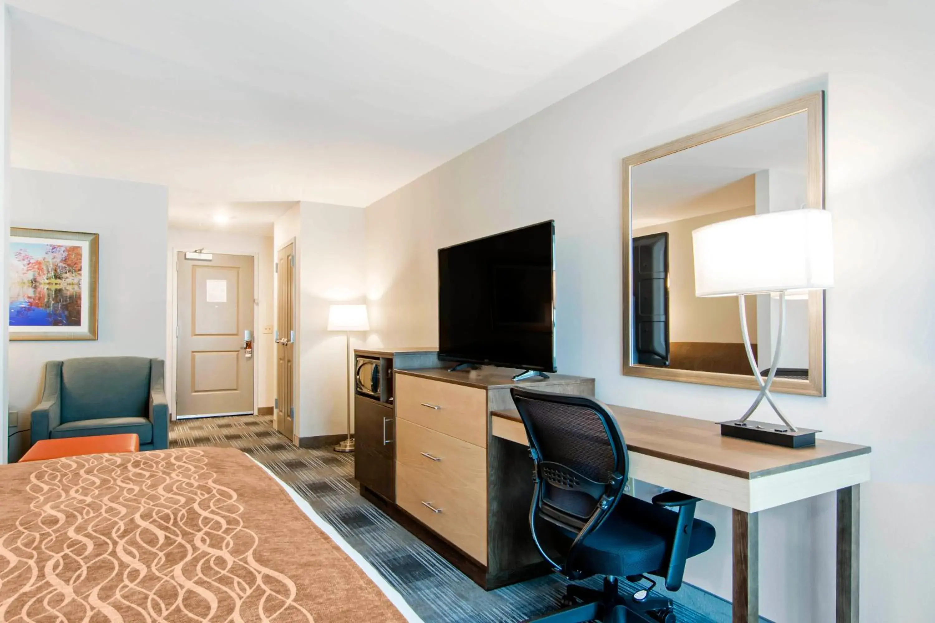 King Suite with Sofa Bed - Disability Access/Non-Smoking in Comfort Inn & Suites East Ellijay King Suite with Sofa Bed - Disability Access/Non-Smoking in Comfort Inn & Suites East Ellijay