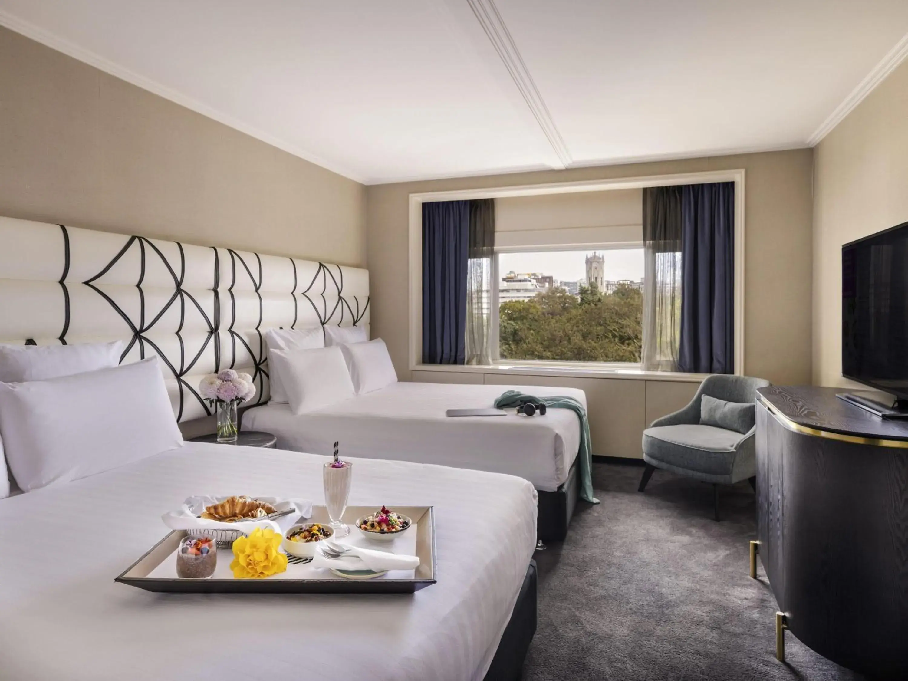 Superior Queen Room with Two Queen Beds in Pullman Auckland Hotel & Apartments Superior Queen Room with Two Queen Beds in Pullman Auckland Hotel & Apartments