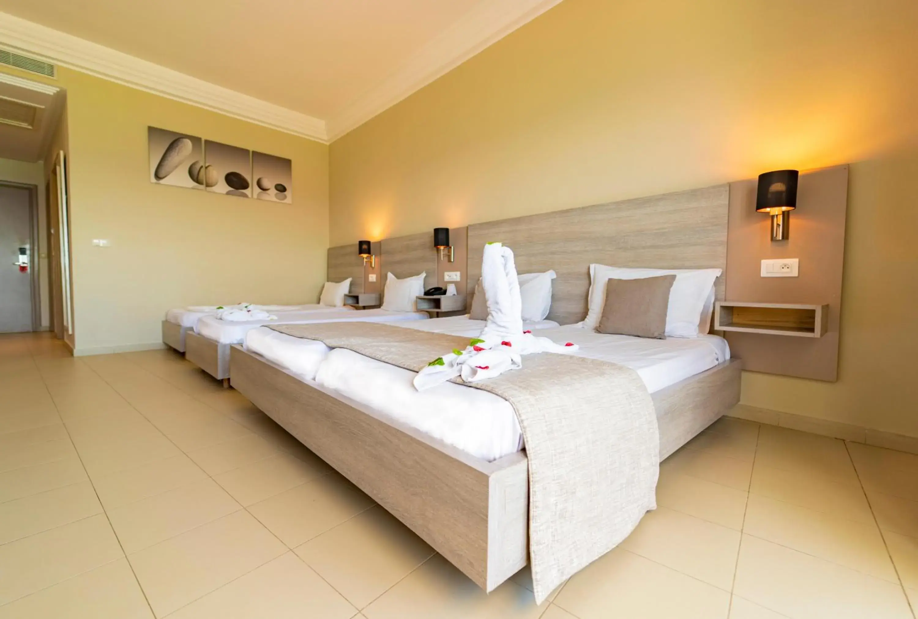 Quadruple Room with Sea View in Riadh Palms- Resort & Spa Quadruple Room with Sea View in Riadh Palms- Resort & Spa