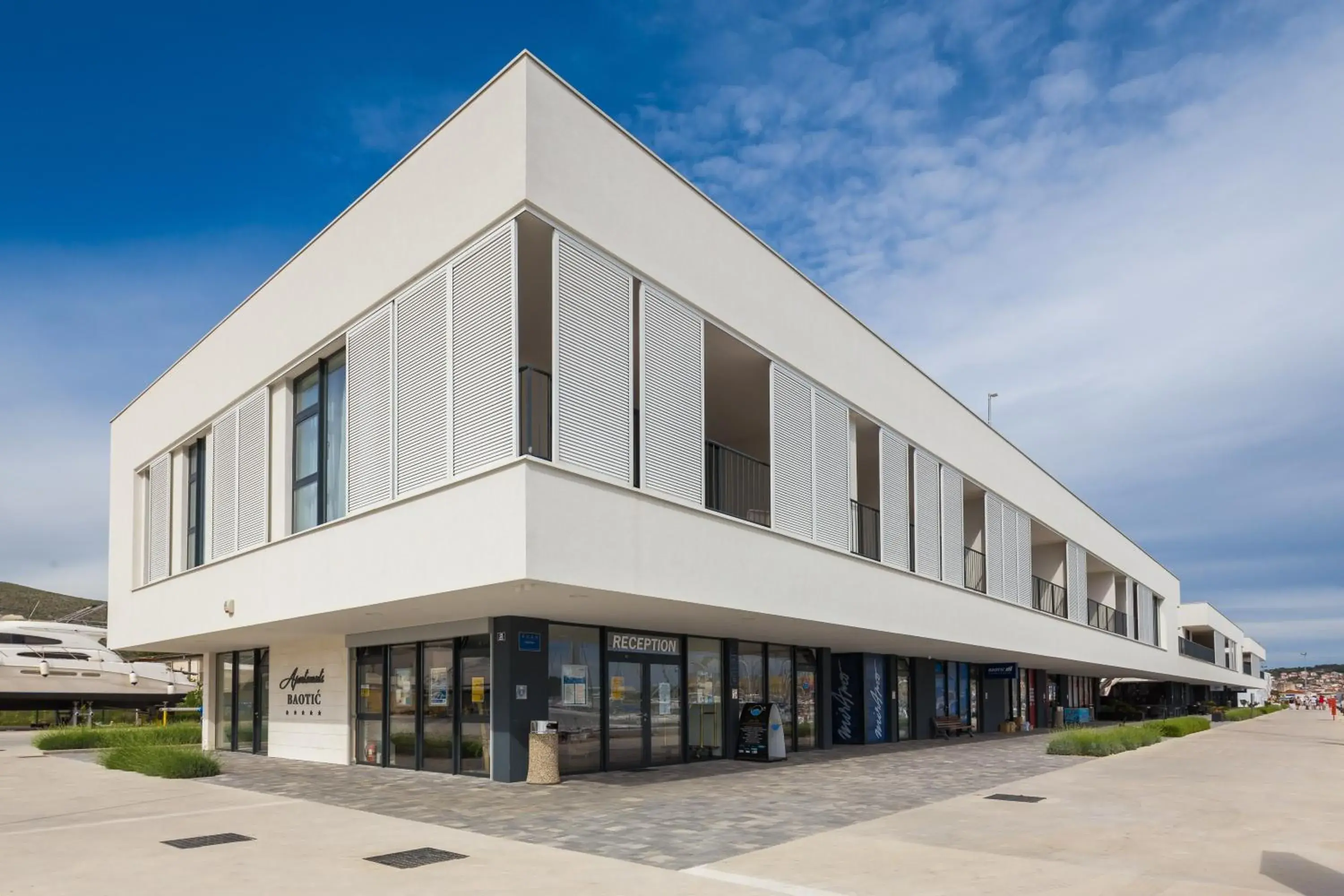 Double Room with Balcony and Sea View in Marina Baotić Apartments Double Room with Balcony and Sea View in Marina Baotić Apartments