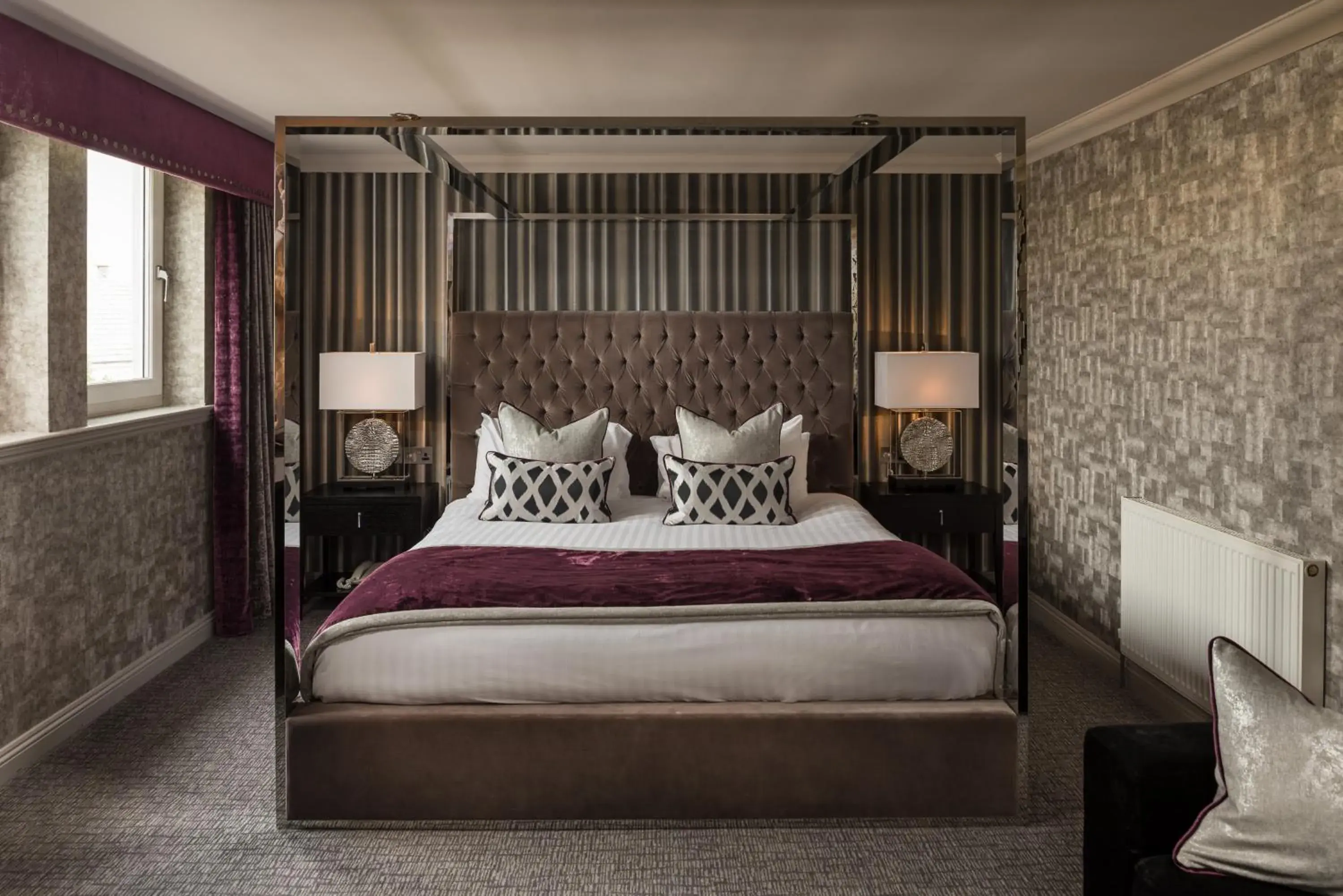 Suite Family Room - single occupancy in Carlton Hotel Suite Family Room - single occupancy in Carlton Hotel