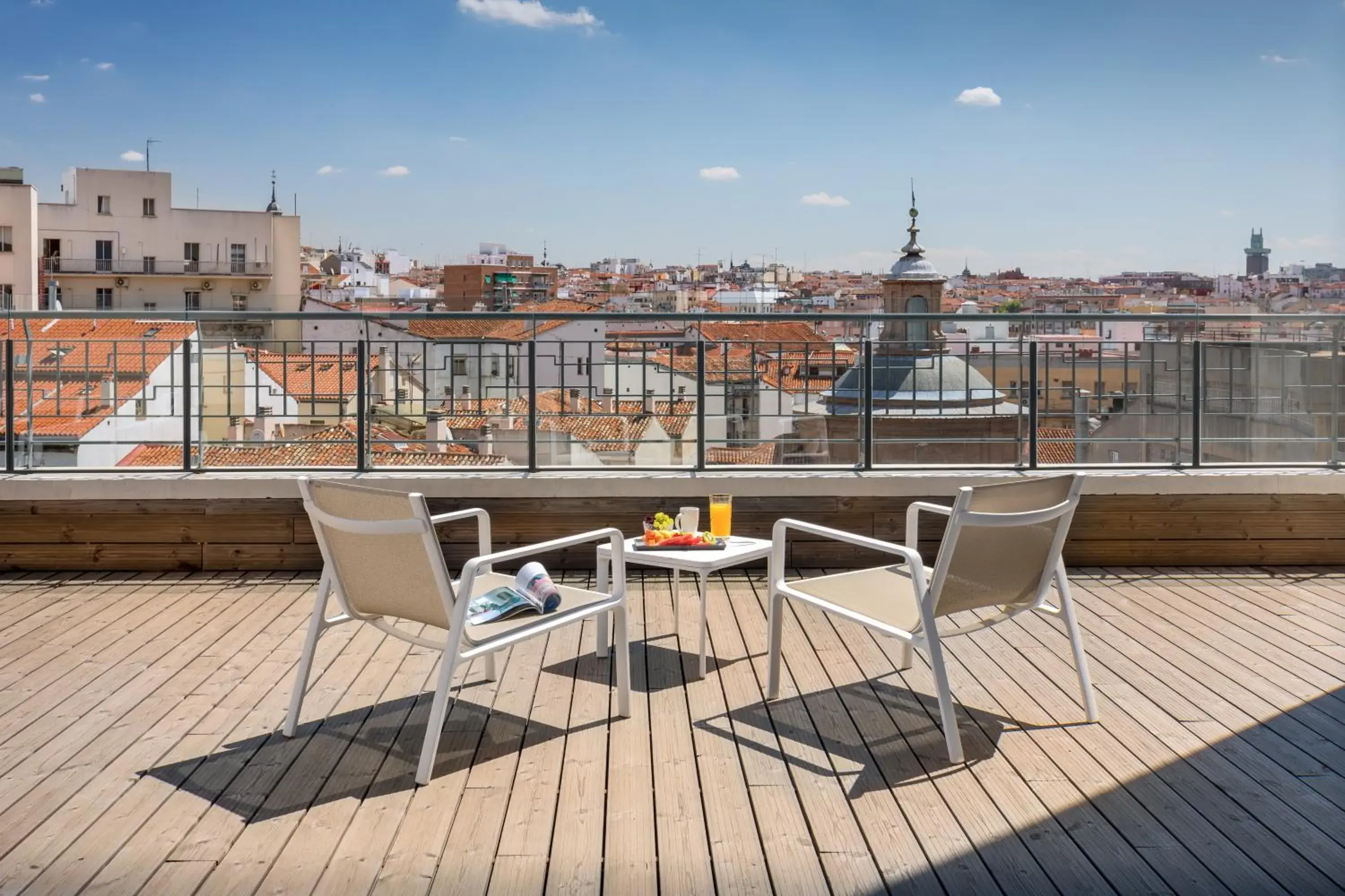 Suite with Terrace in Barceló Torre de Madrid Suite with Terrace in Barceló Torre de Madrid