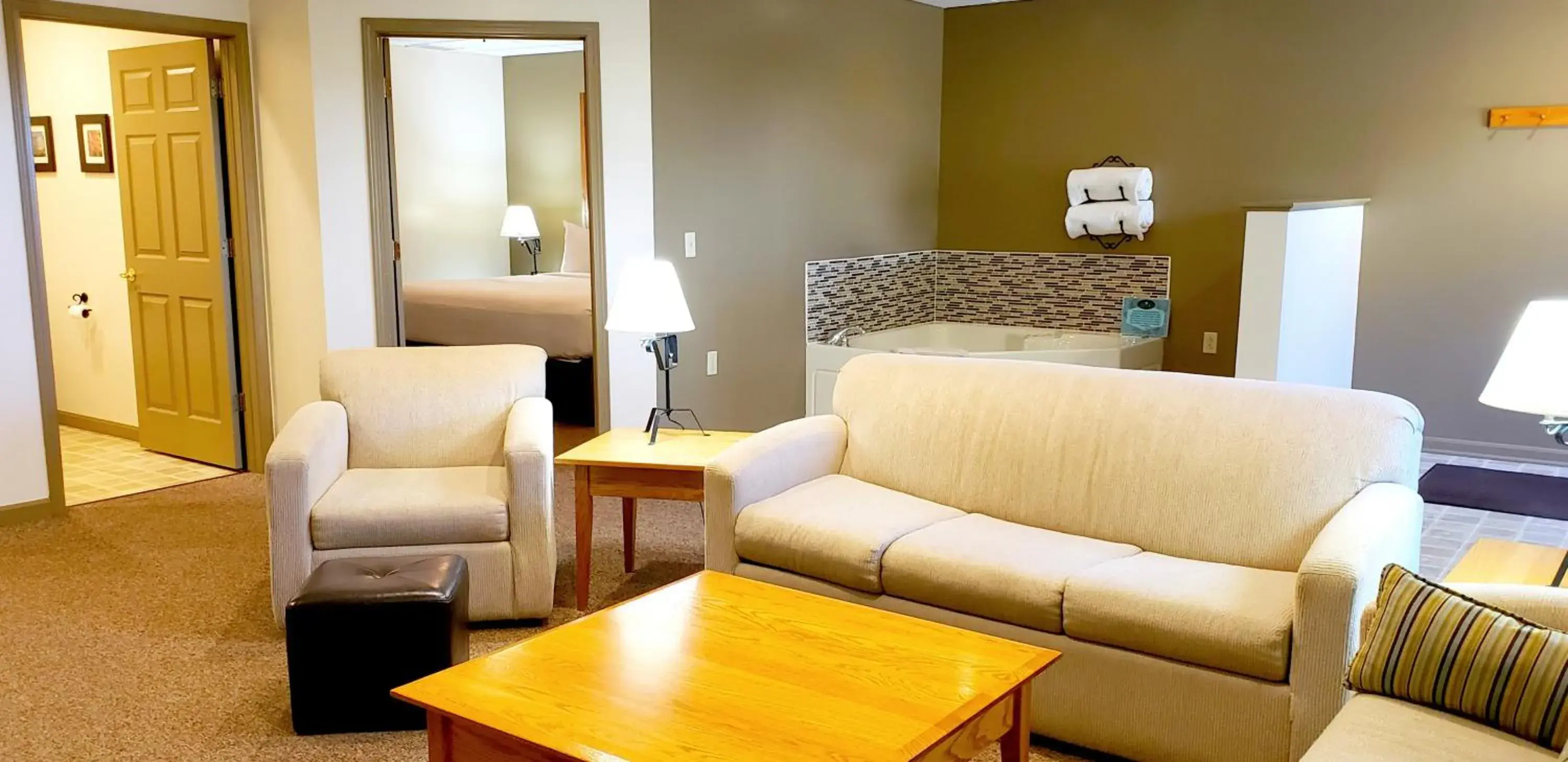 King Room with Spa Bath in Lodging on the Square King Room with Spa Bath in Lodging on the Square