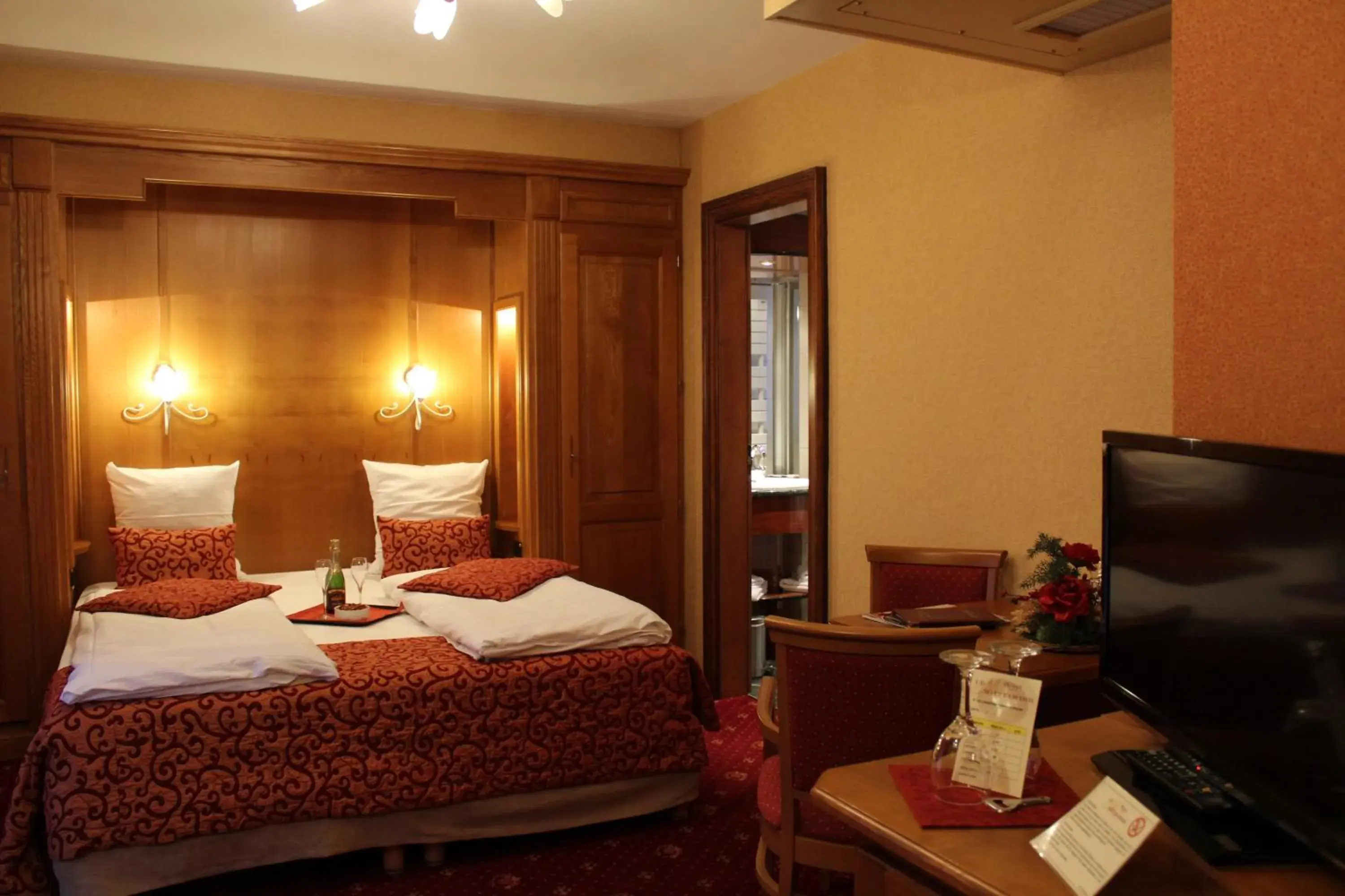 Comfort Double Room in Hôtel Le Mittelwihr Comfort Double Room in Hôtel Le Mittelwihr