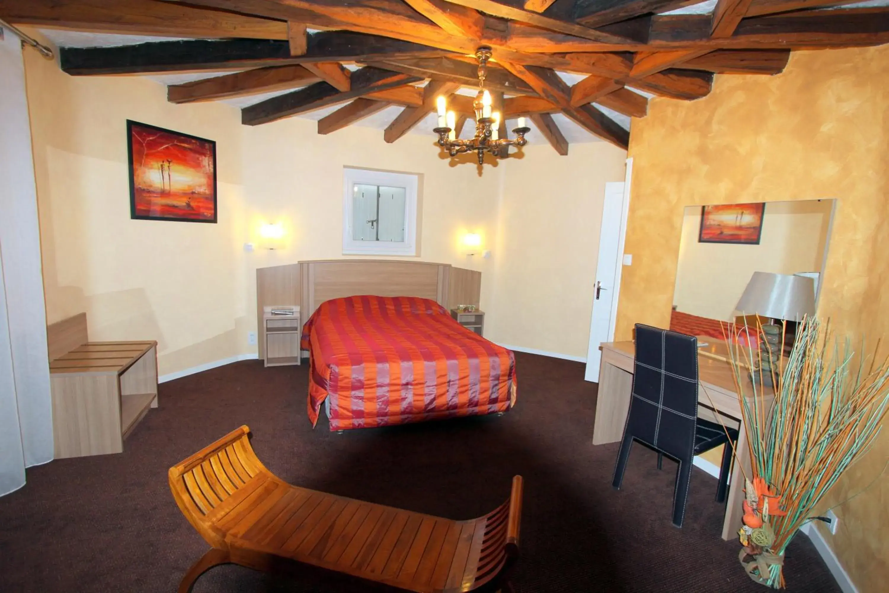 Comfort Family Suite - single occupancy in Logis Hotel Restaurant Le Grand Turc Comfort Family Suite - single occupancy in Logis Hotel Restaurant Le Grand Turc