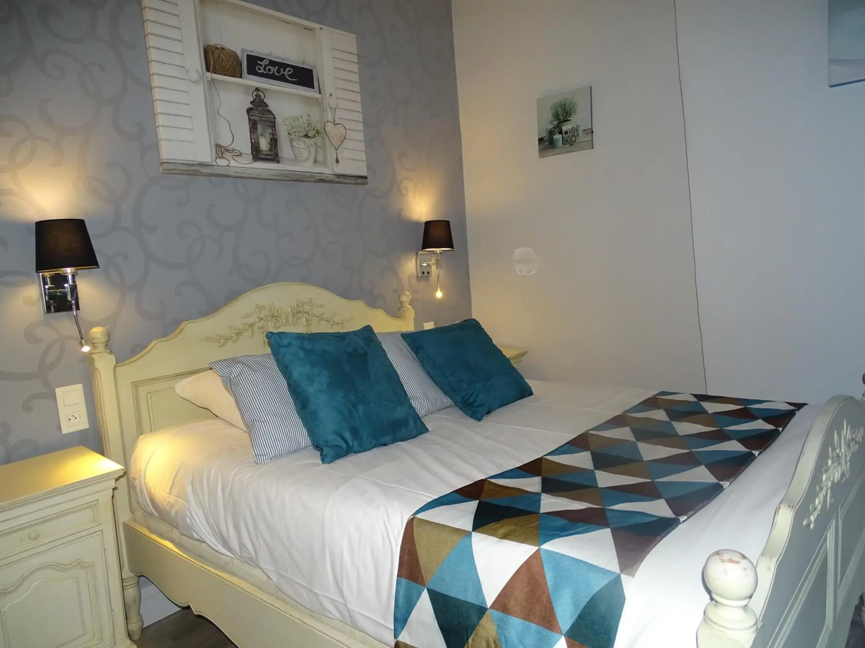 King Suite in Logis Hôtel Restaurant Spa L'auberge Du President King Suite in Logis Hôtel Restaurant Spa L'auberge Du President