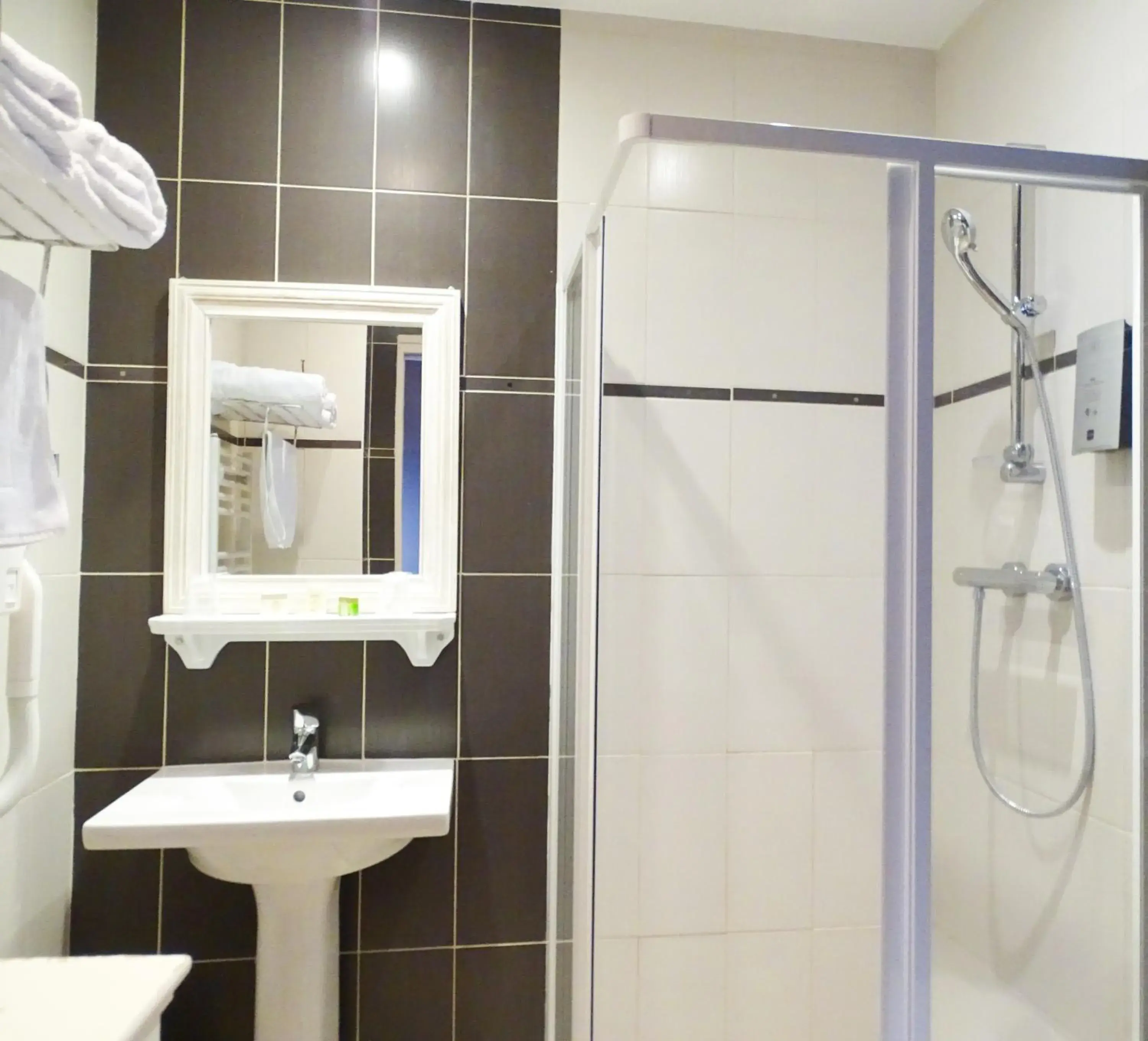 Double Room in Logis Hôtel Restaurant Spa L'auberge Du President Double Room in Logis Hôtel Restaurant Spa L'auberge Du President