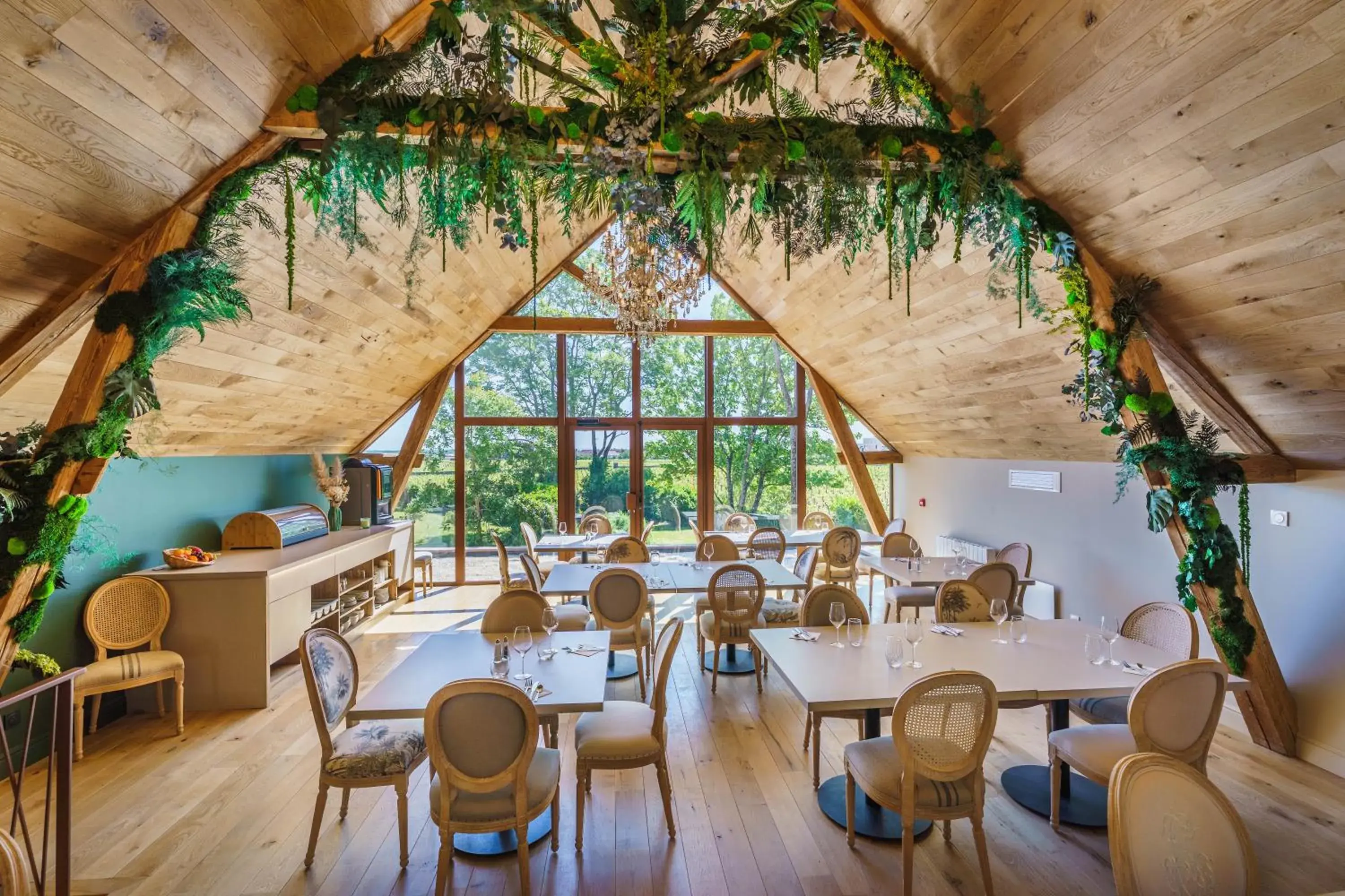 Quadruple Room in Hôtel Le Clos des Arts Quadruple Room in Hôtel Le Clos des Arts