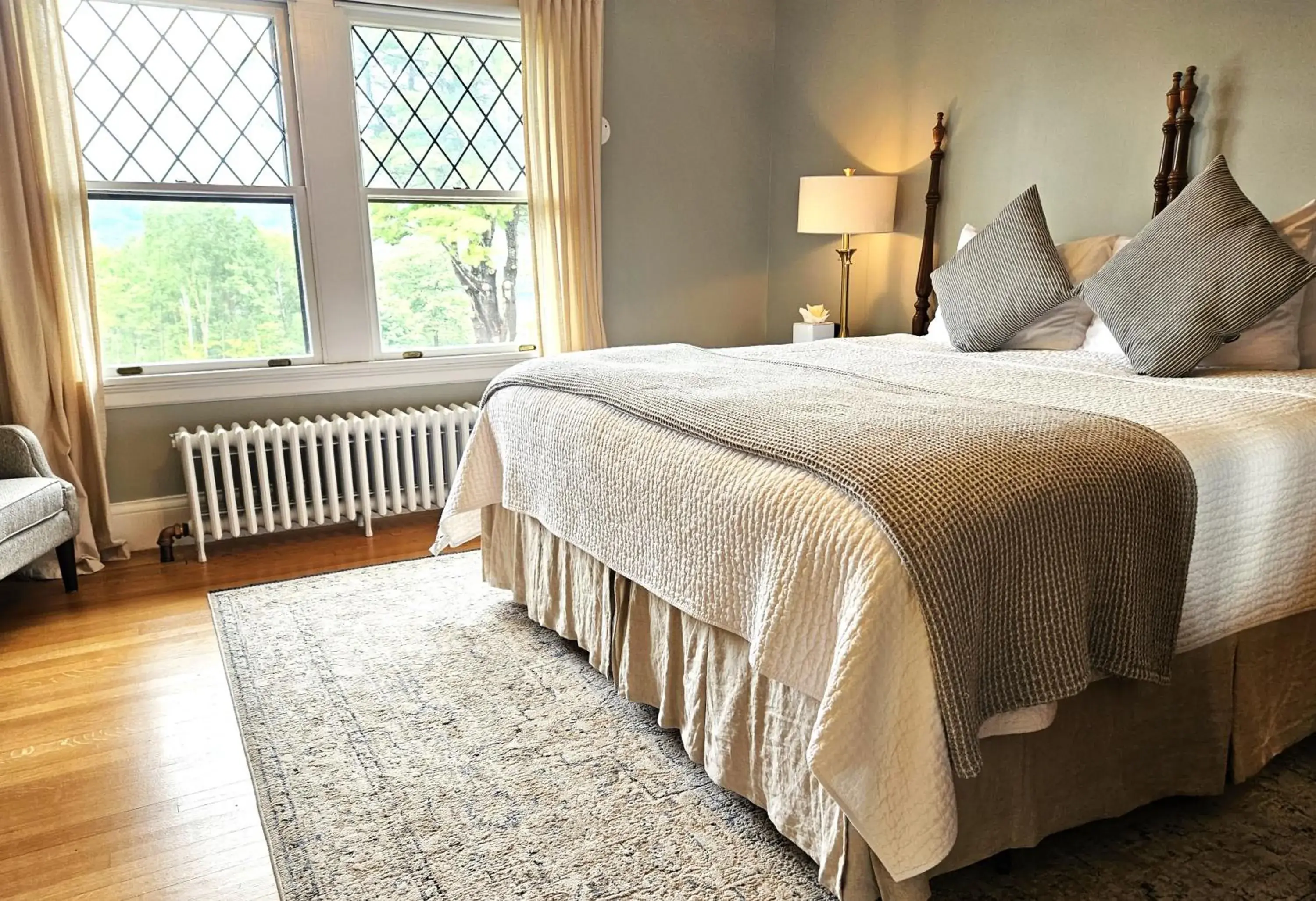 Twin Room with Lake View in The Manor on Golden Pond Twin Room with Lake View in The Manor on Golden Pond