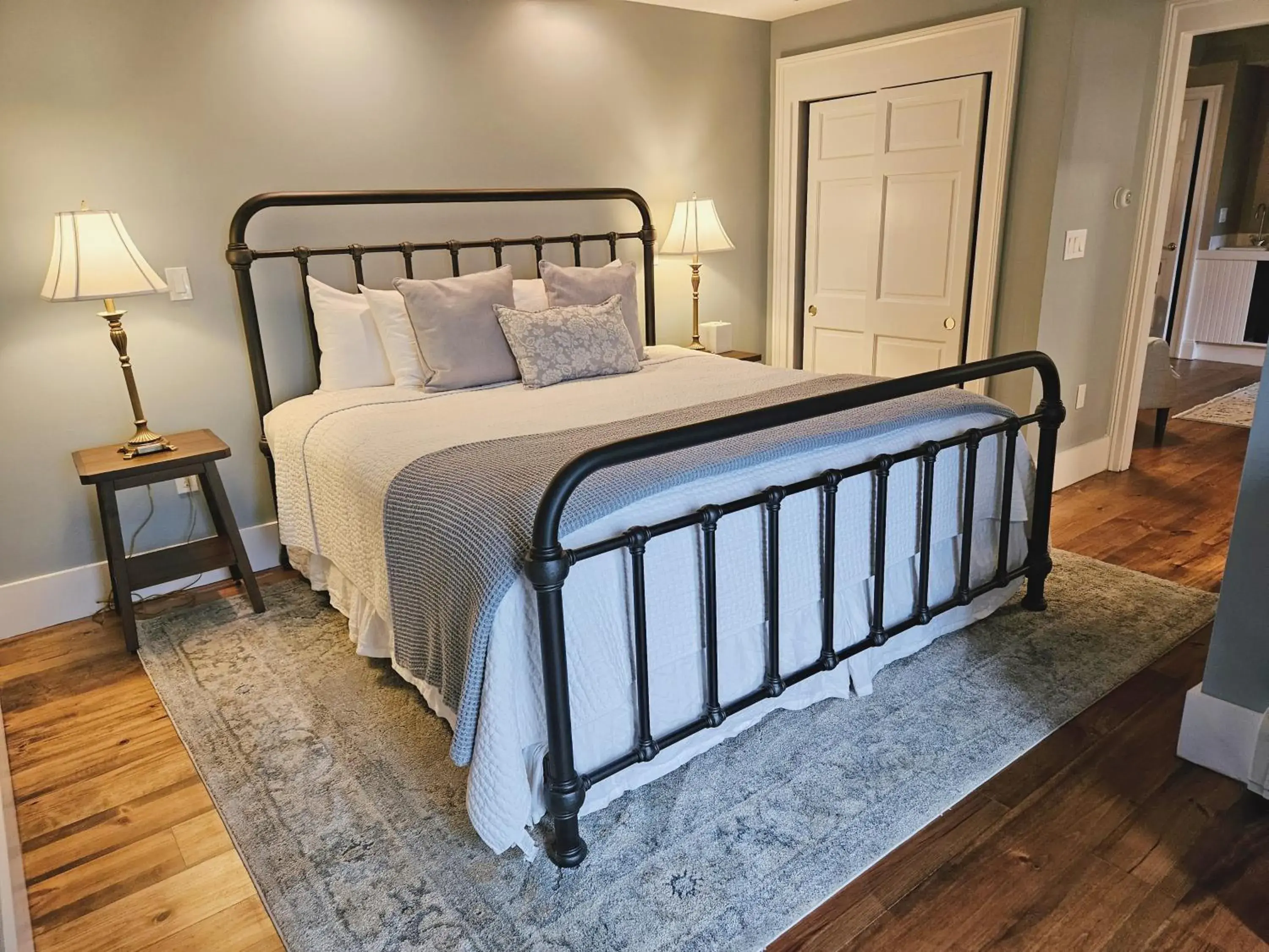 King Room with Lake View in The Manor on Golden Pond King Room with Lake View in The Manor on Golden Pond