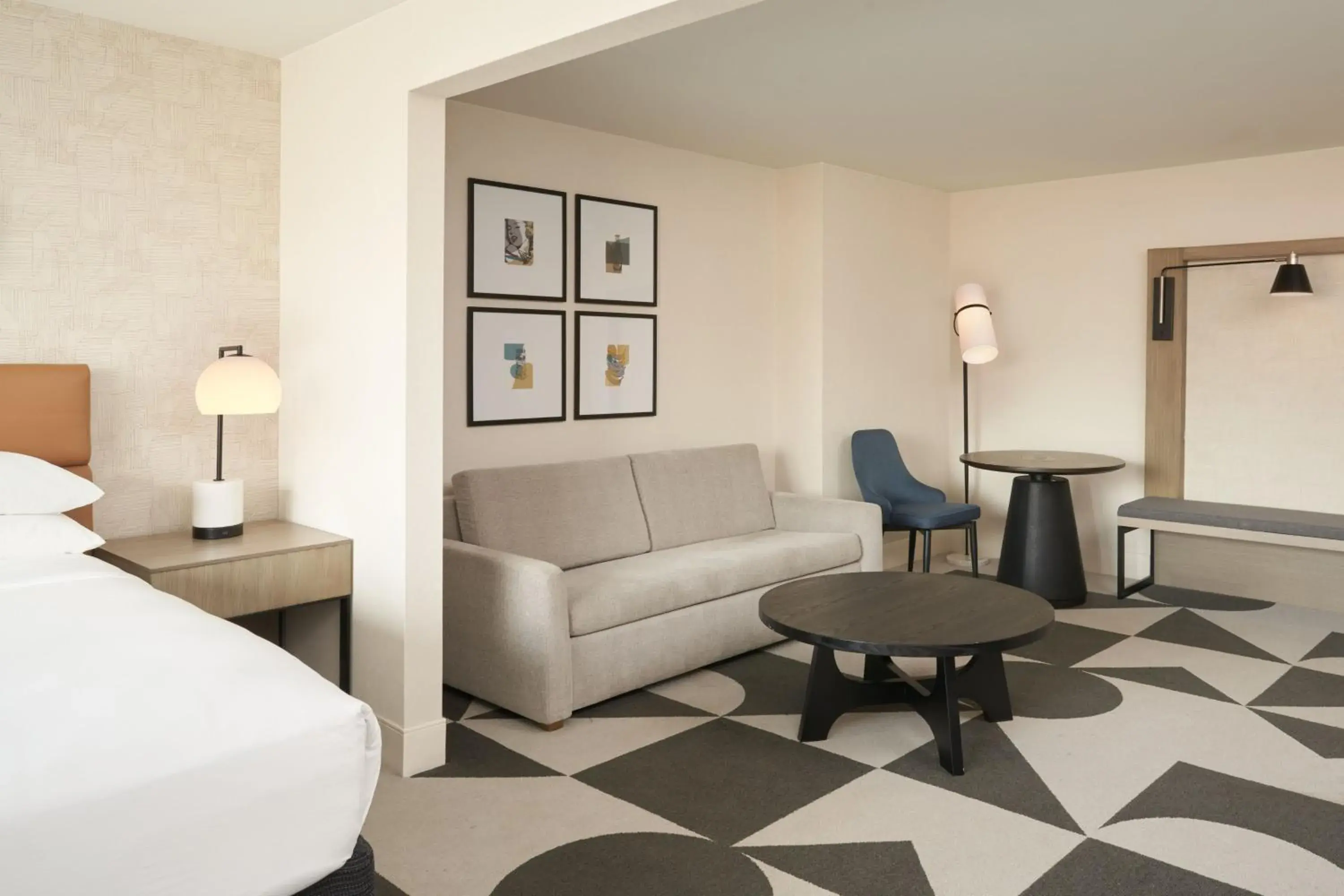 Corner Suite in Sheraton Pittsburgh Hotel at Station Square Corner Suite in Sheraton Pittsburgh Hotel at Station Square