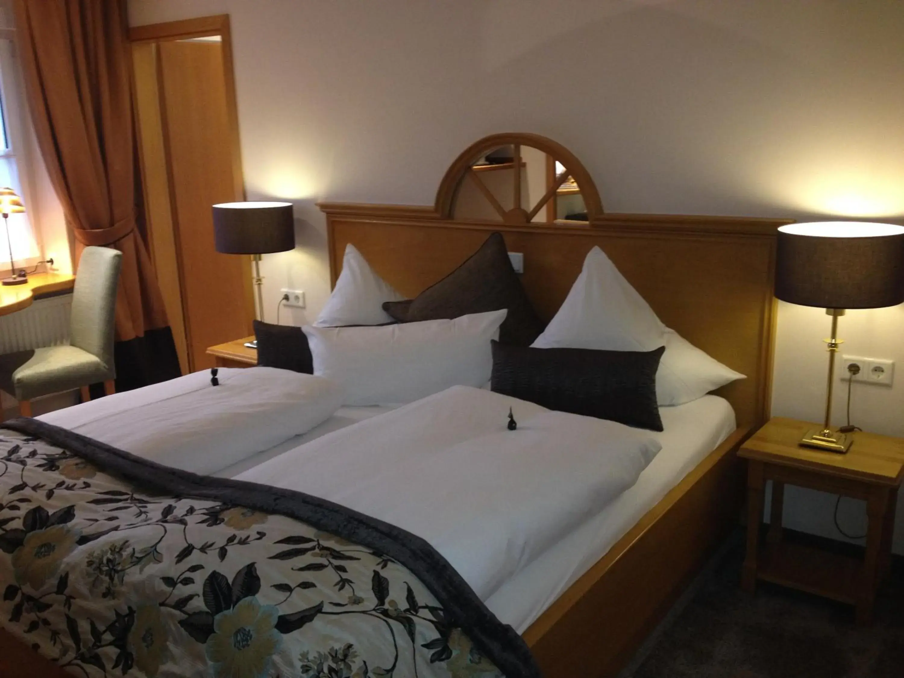 Superior Single Room in Hotel Kaiserhof Superior Single Room in Hotel Kaiserhof