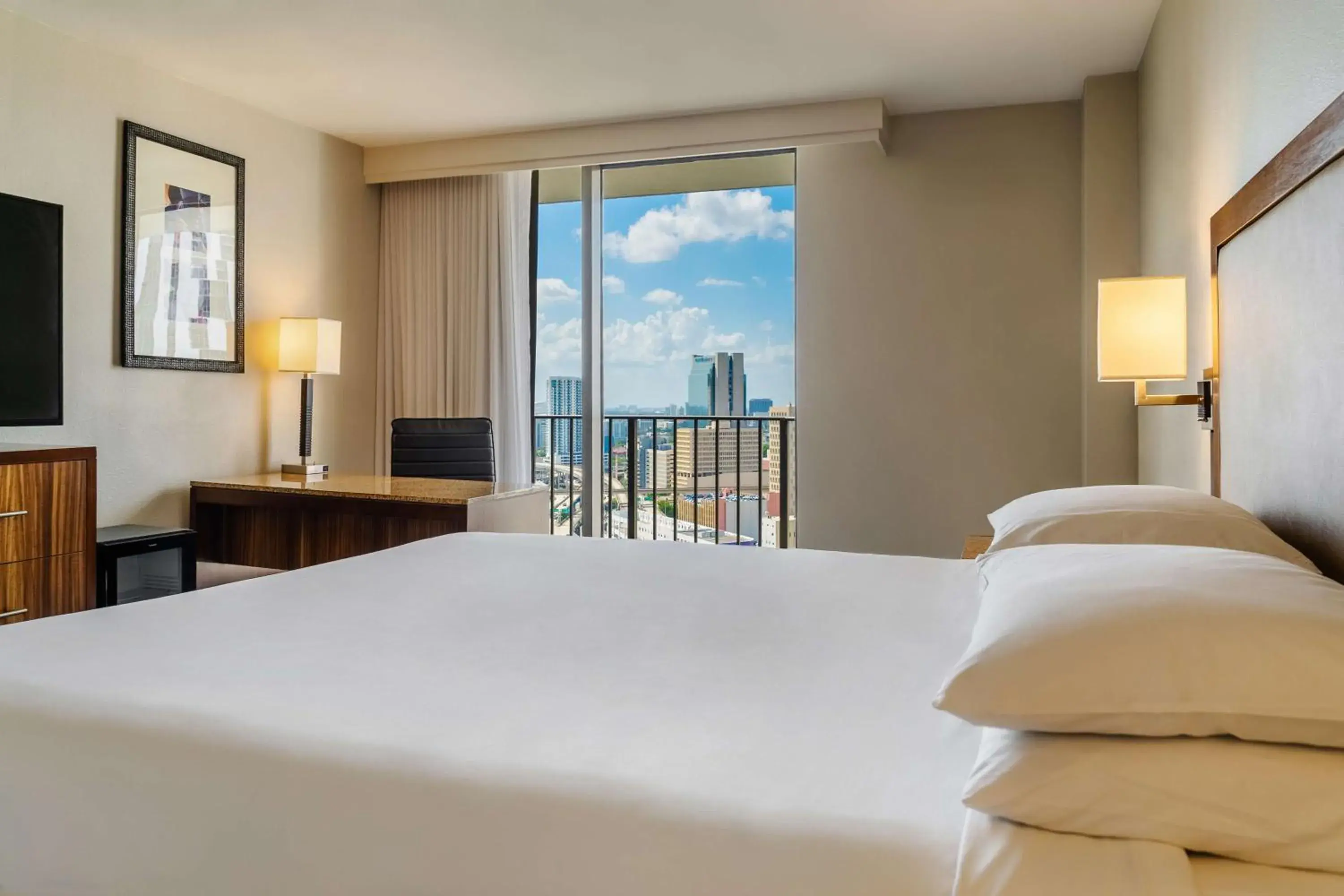 King Room with Accessible Shower - Disability Access in Hyatt Regency Miami King Room with Accessible Shower - Disability Access in Hyatt Regency Miami