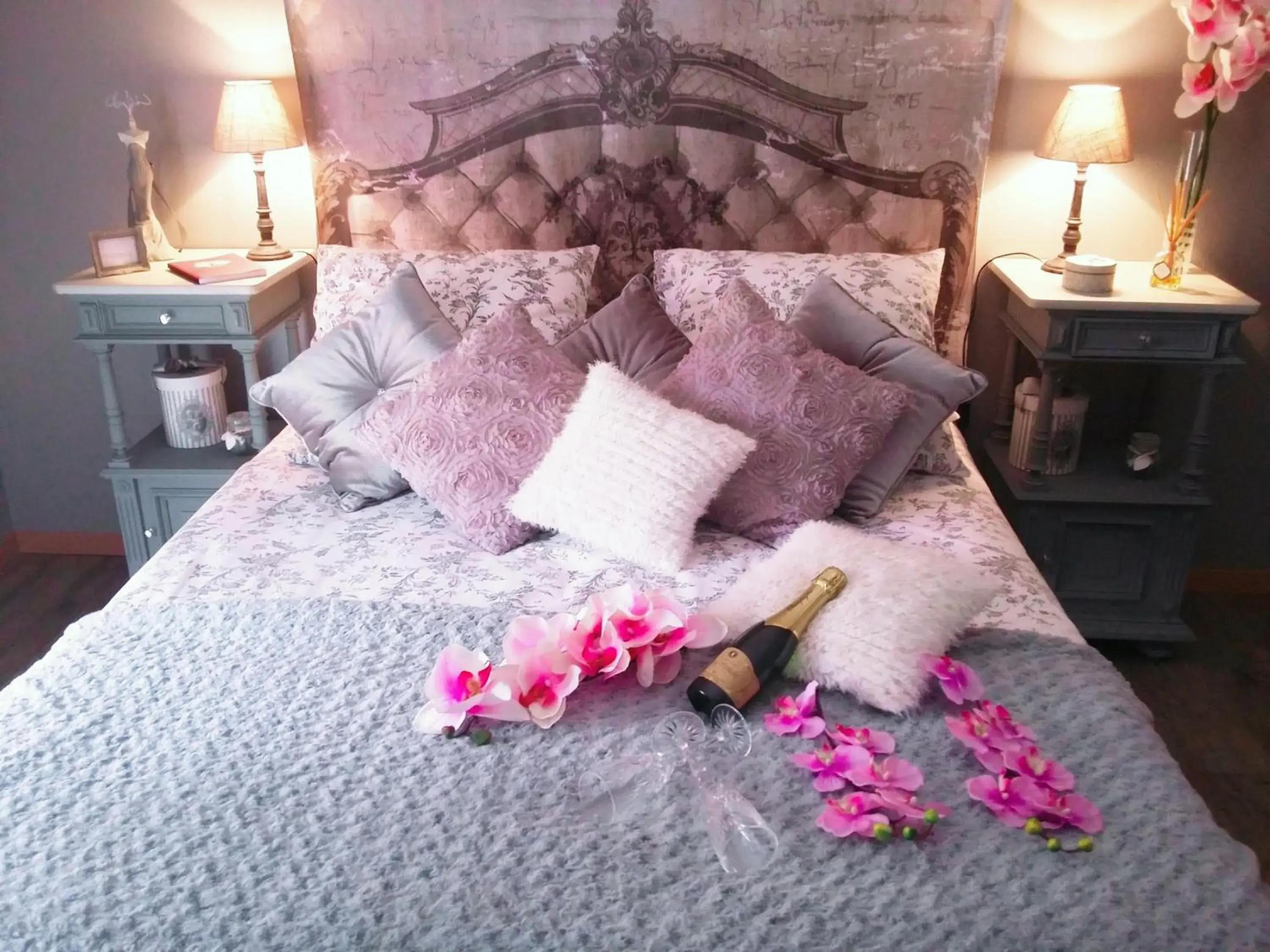 Double Room with Private Bathroom - single occupancy in Du Coté de Lacoume Double Room with Private Bathroom - single occupancy in Du Coté de Lacoume