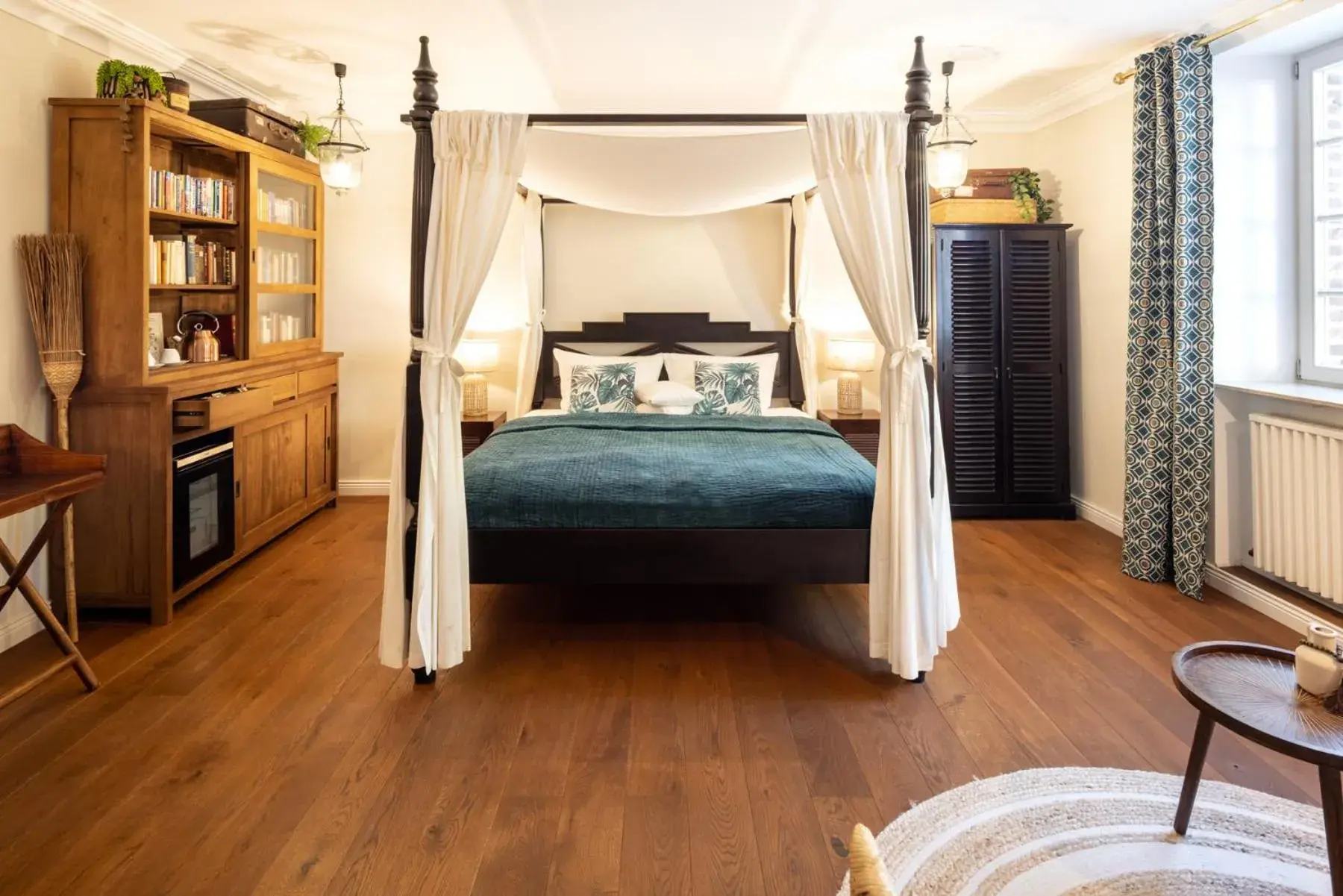 Superior King Room in Schloss Hertefeld & Hertefeldhof Superior King Room in Schloss Hertefeld & Hertefeldhof